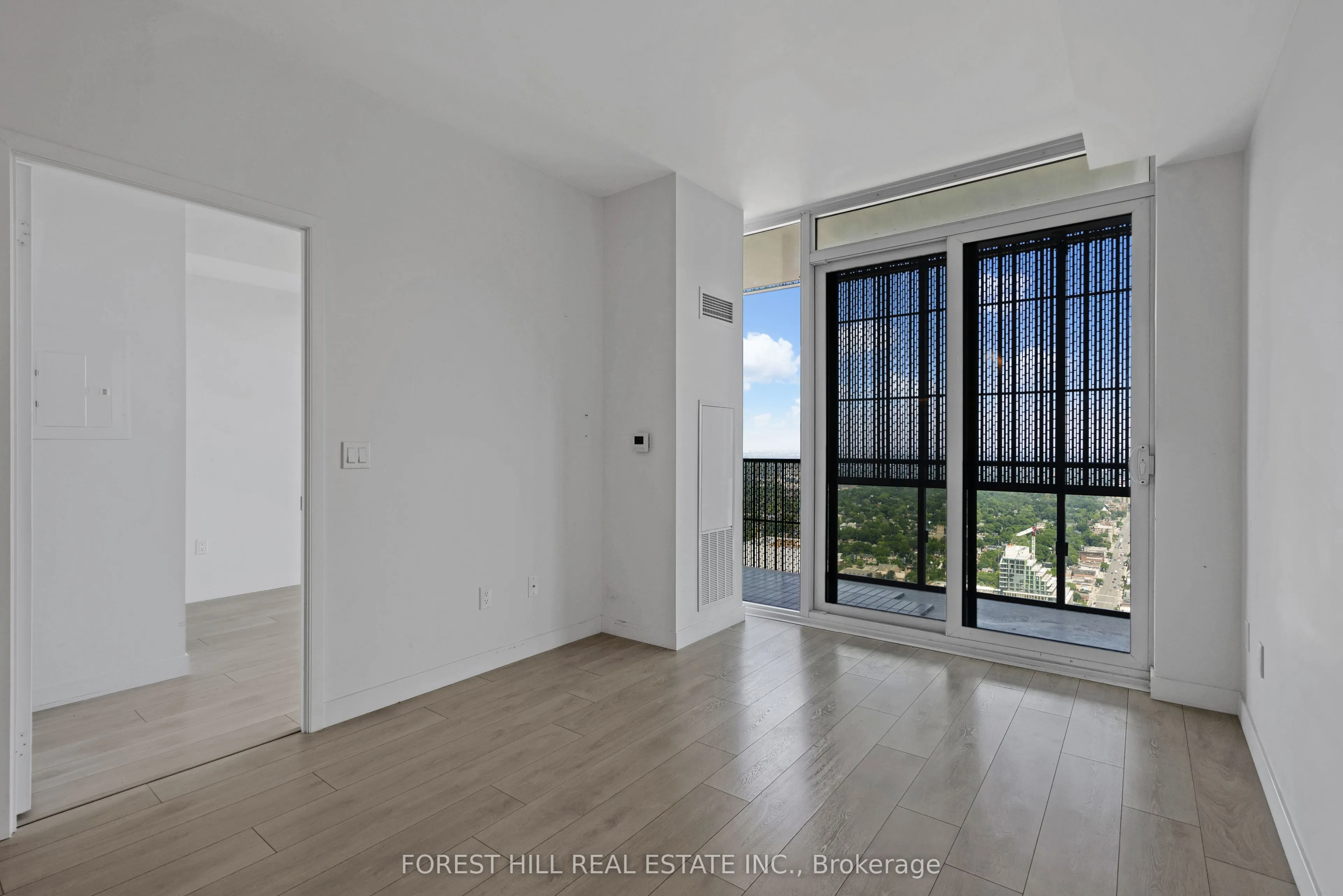 8 Eglinton Avenue E, #4406