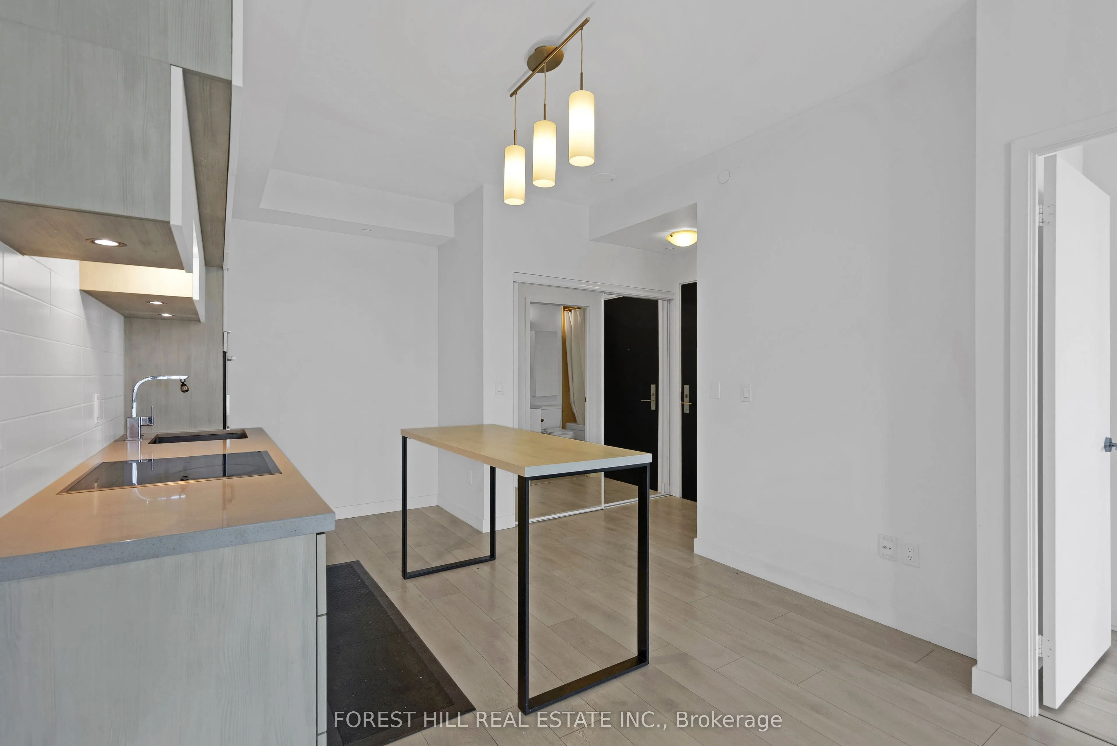 8 Eglinton Avenue E, #4406