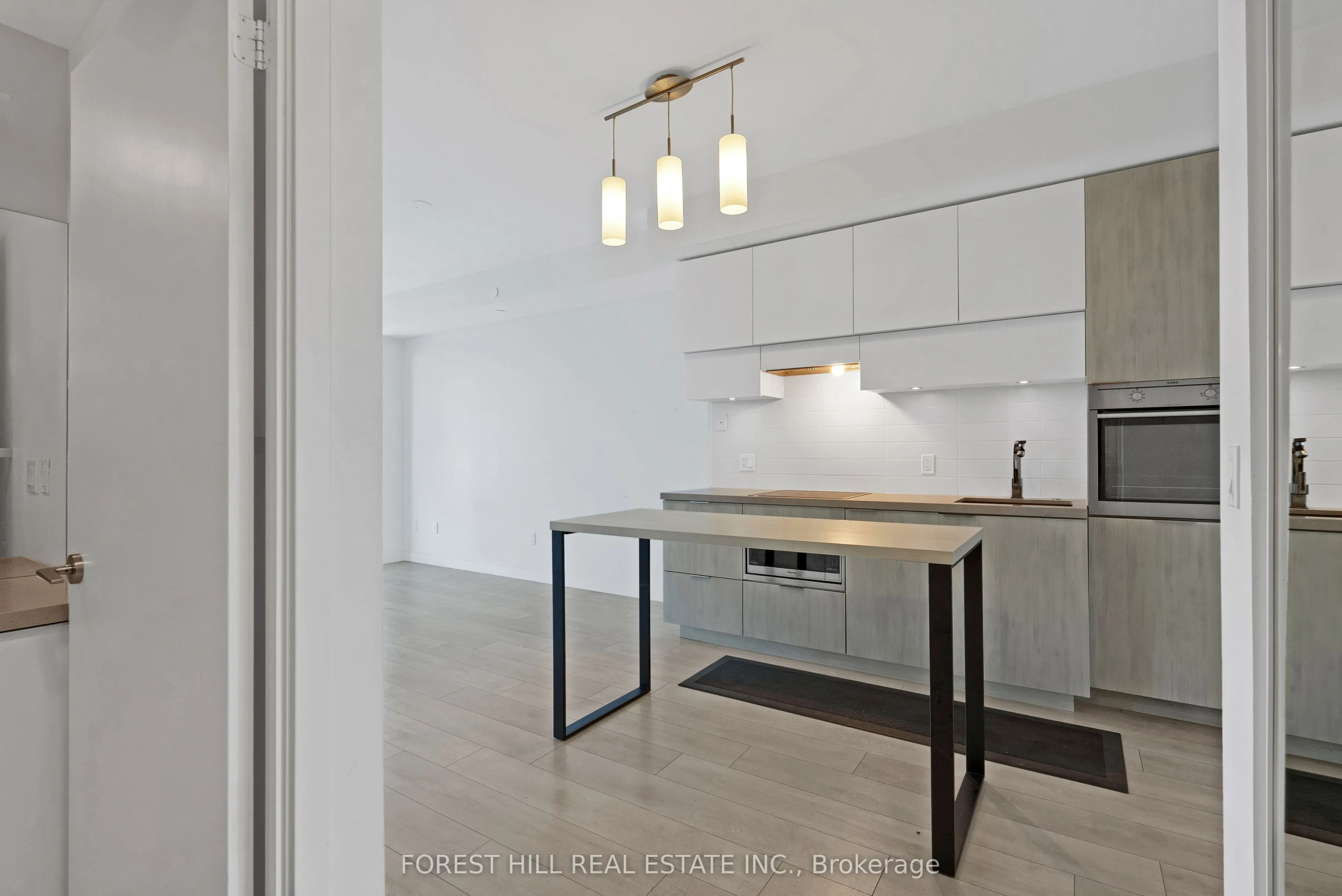 8 Eglinton Avenue E, #4406