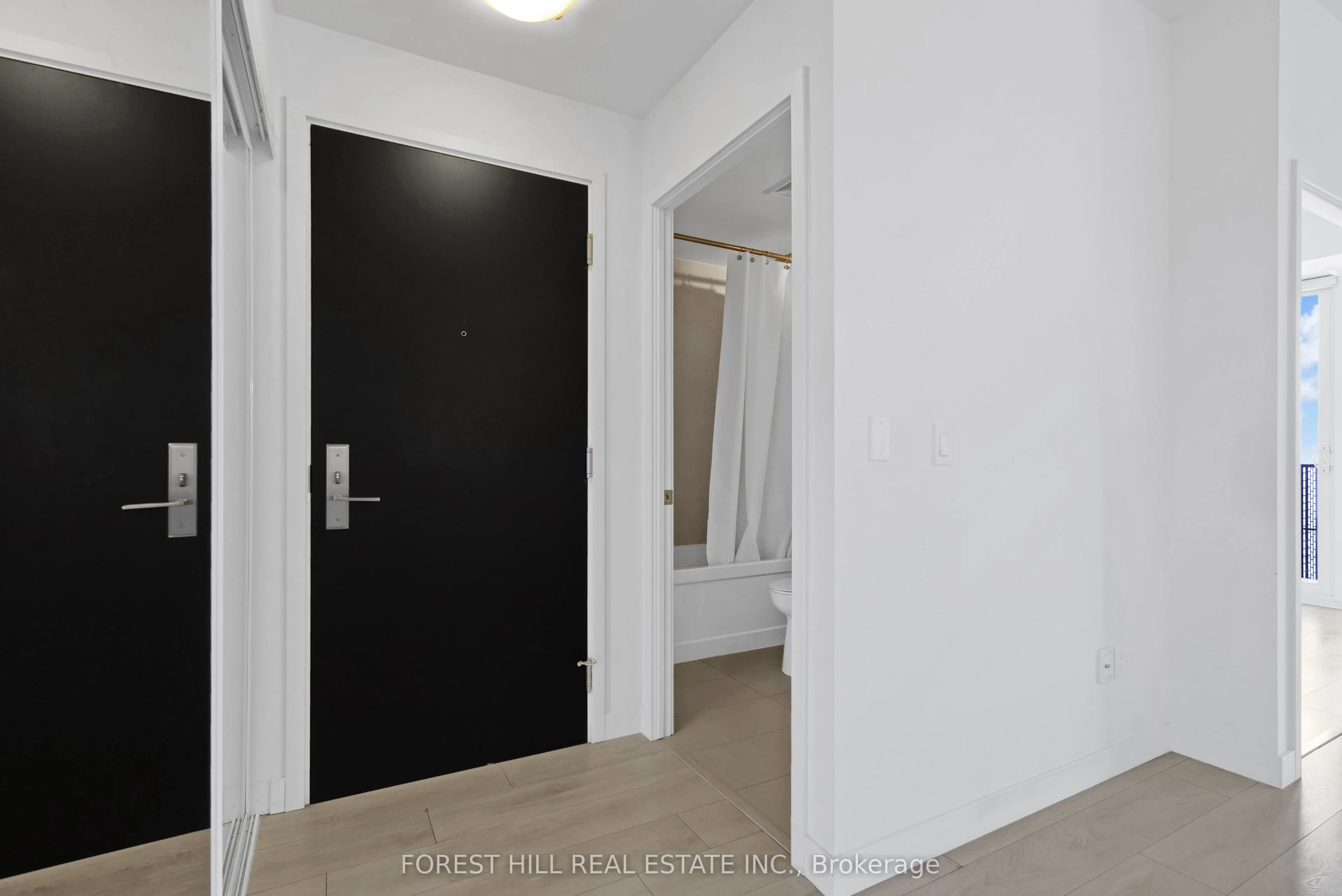 8 Eglinton Avenue E, #4406