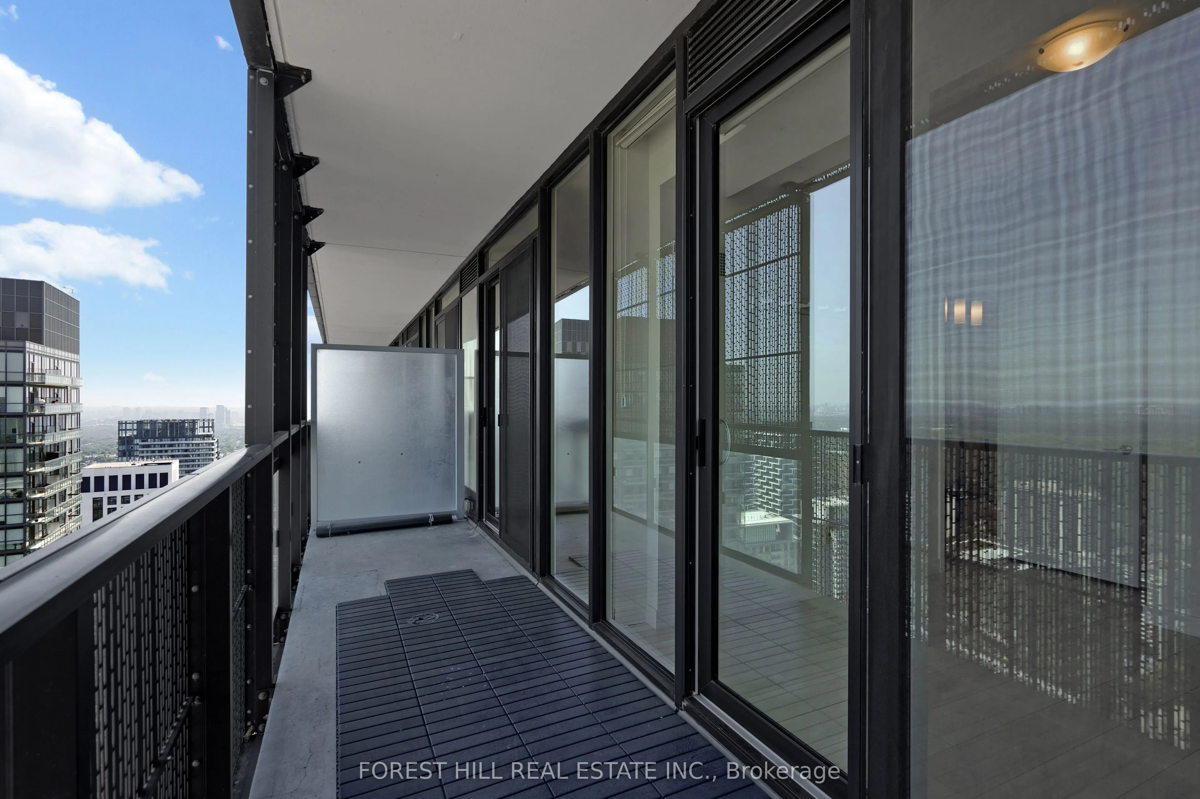 8 Eglinton Avenue E, #4406
