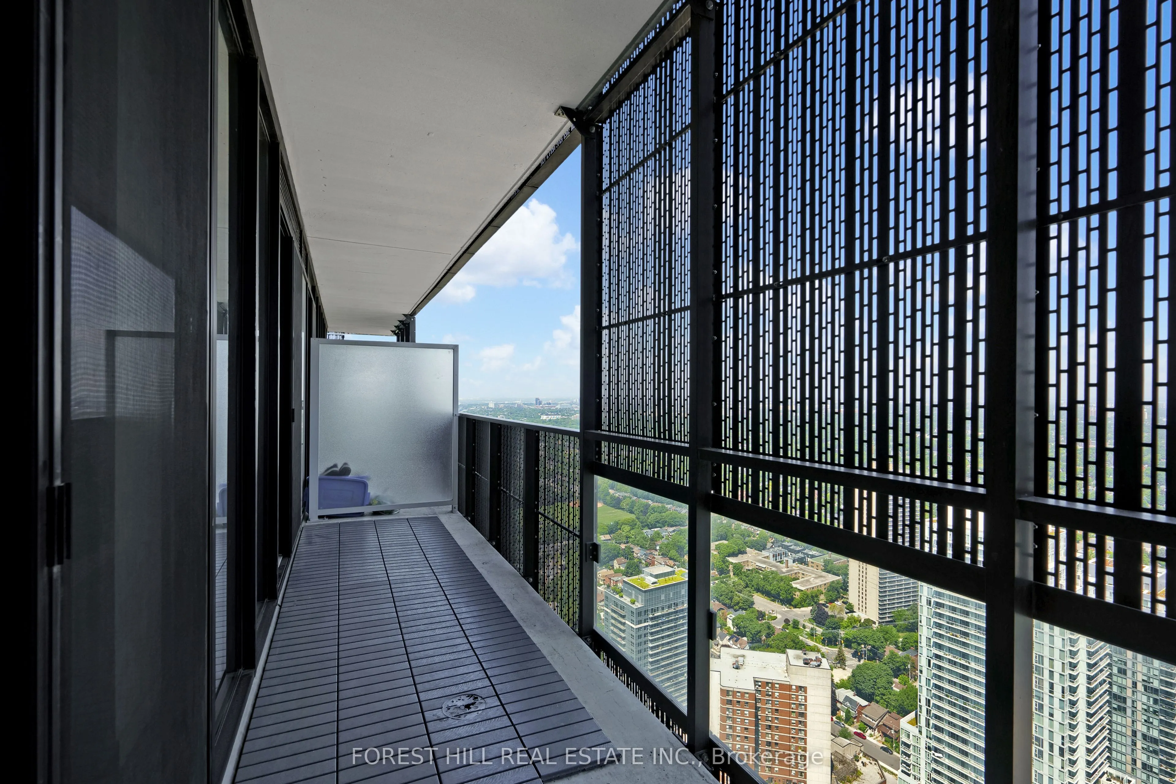 8 Eglinton Avenue E, #4406