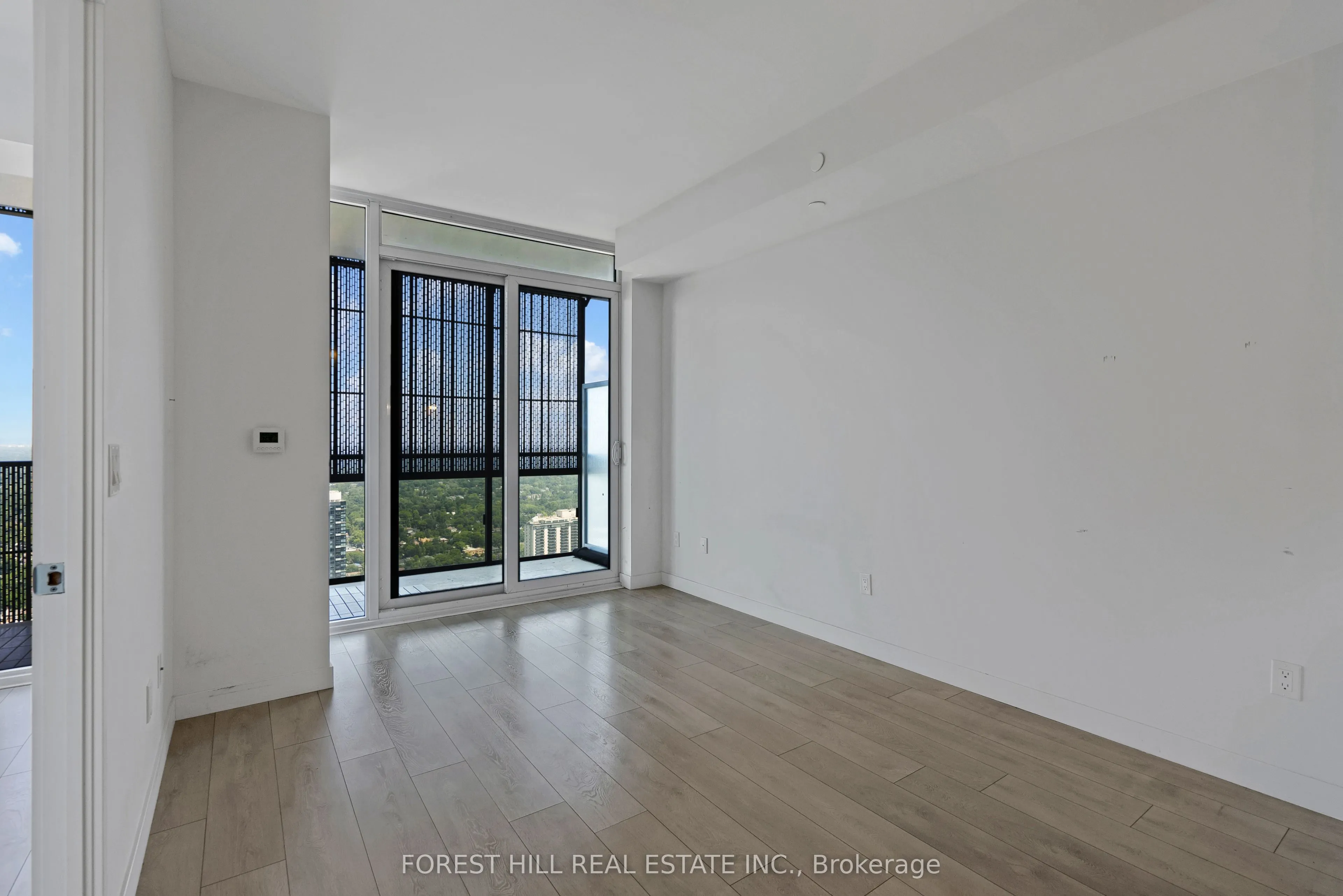 8 Eglinton Avenue E, #4406