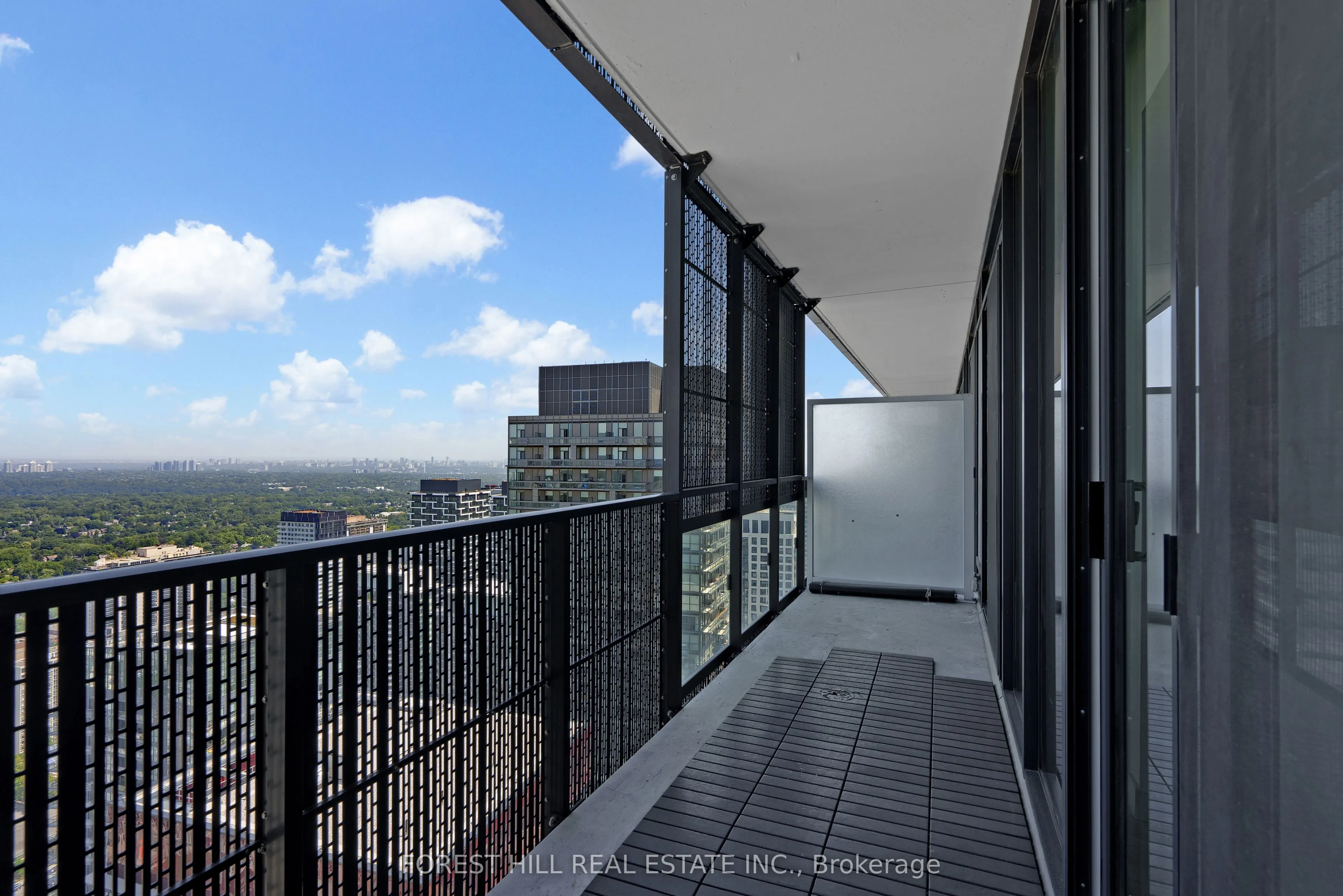 8 Eglinton Avenue E, #4406