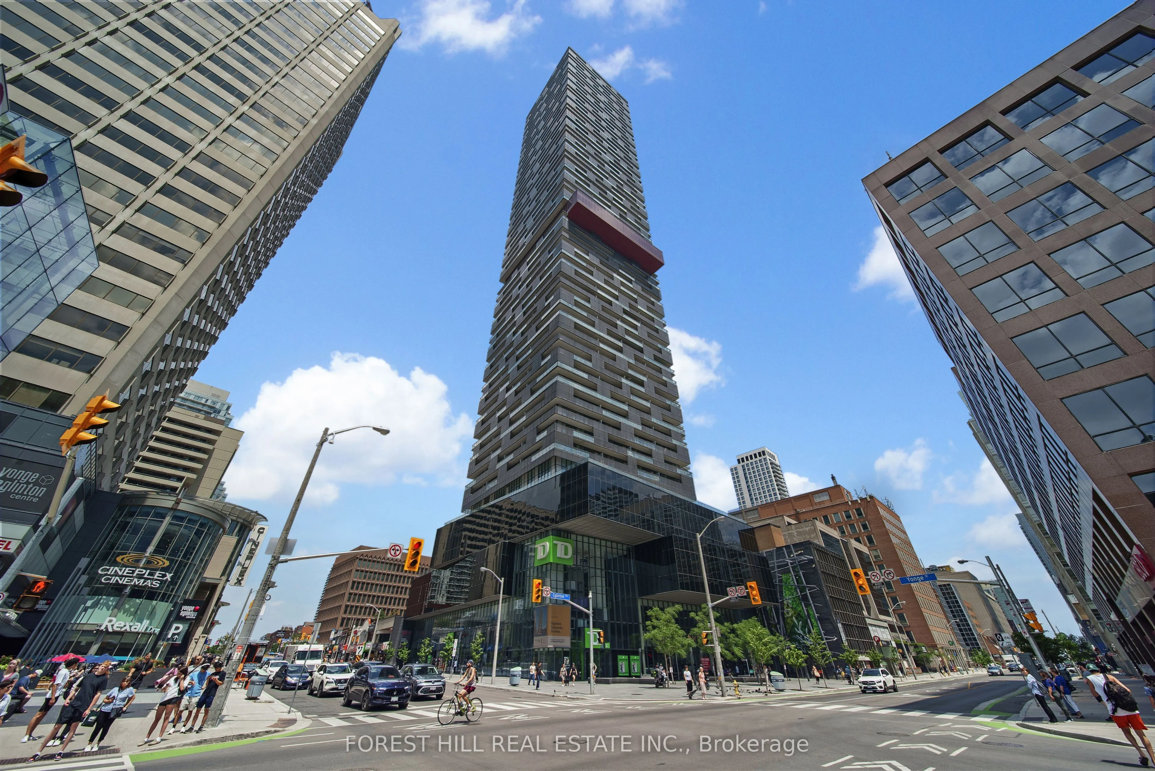 8 Eglinton Avenue E, #4406