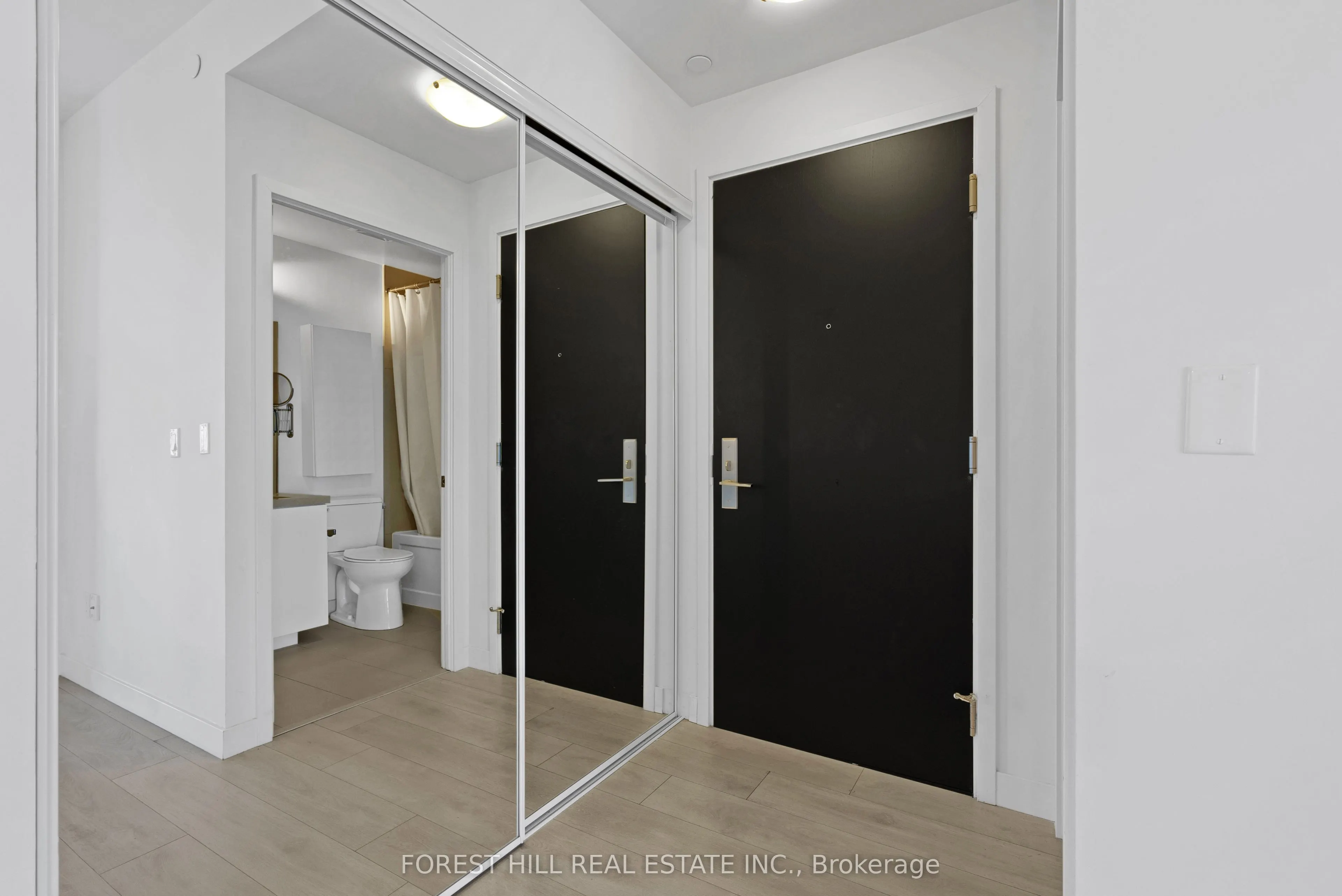 8 Eglinton Avenue E, #4406