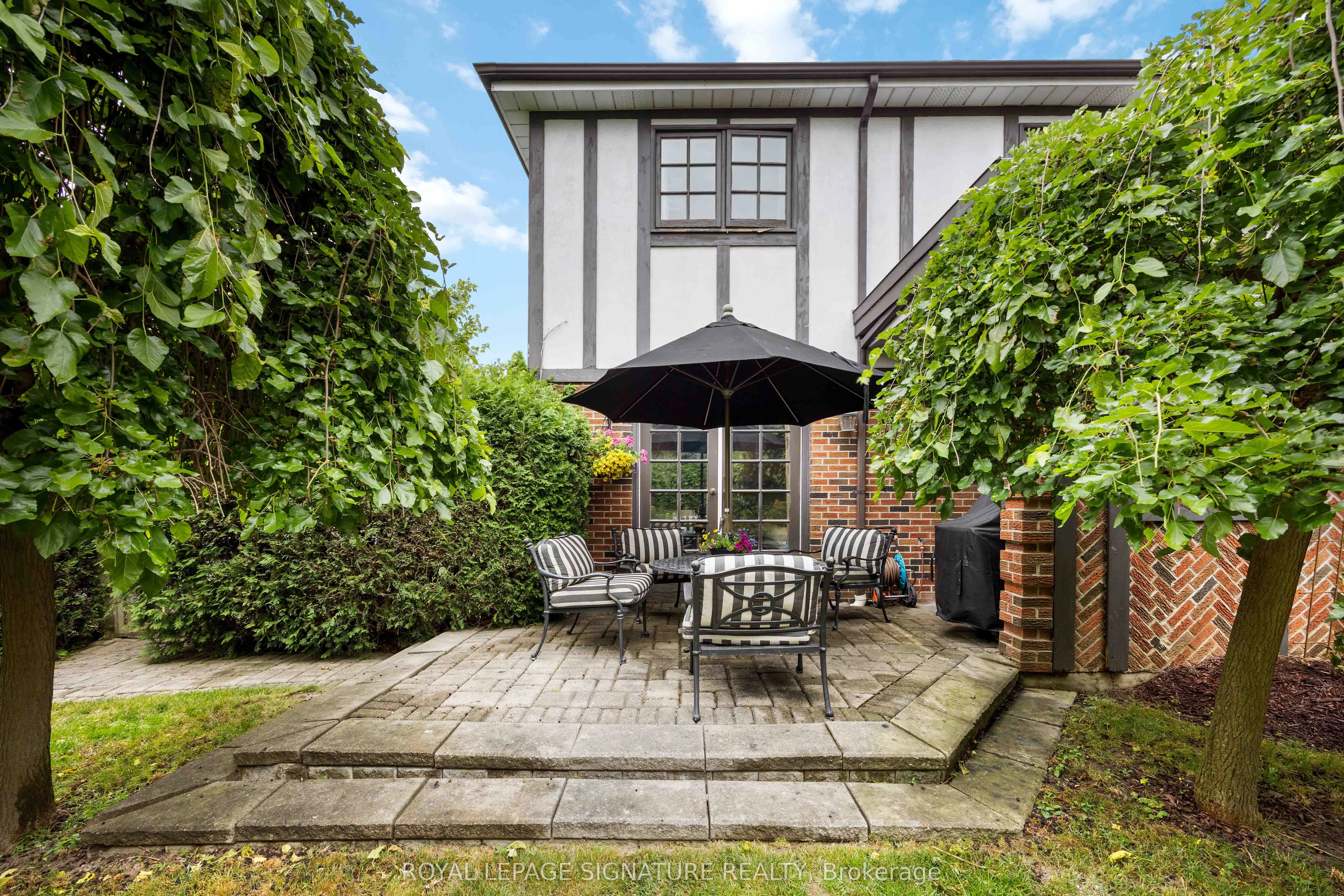 25 Harlington Road