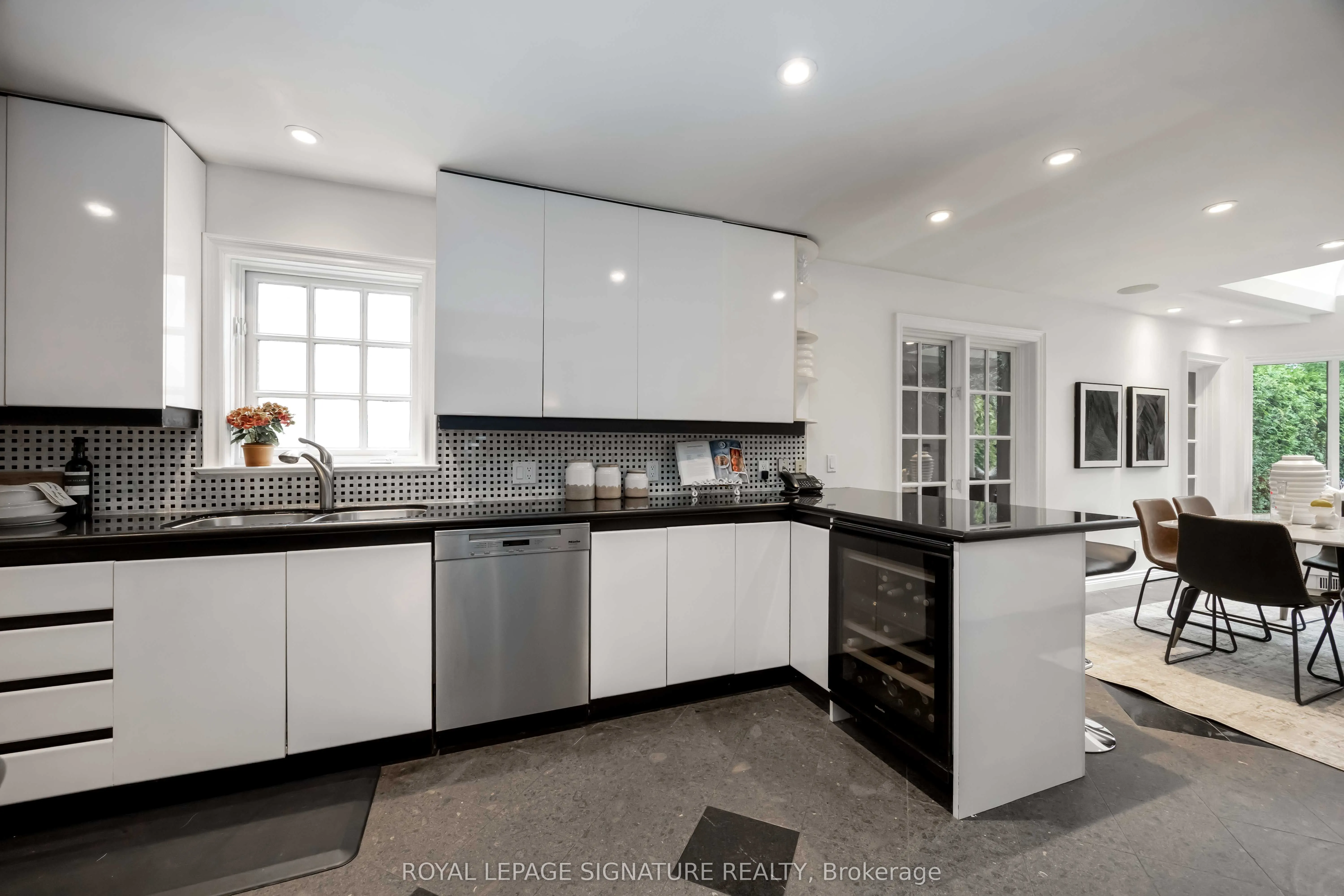 25 Harlington Road