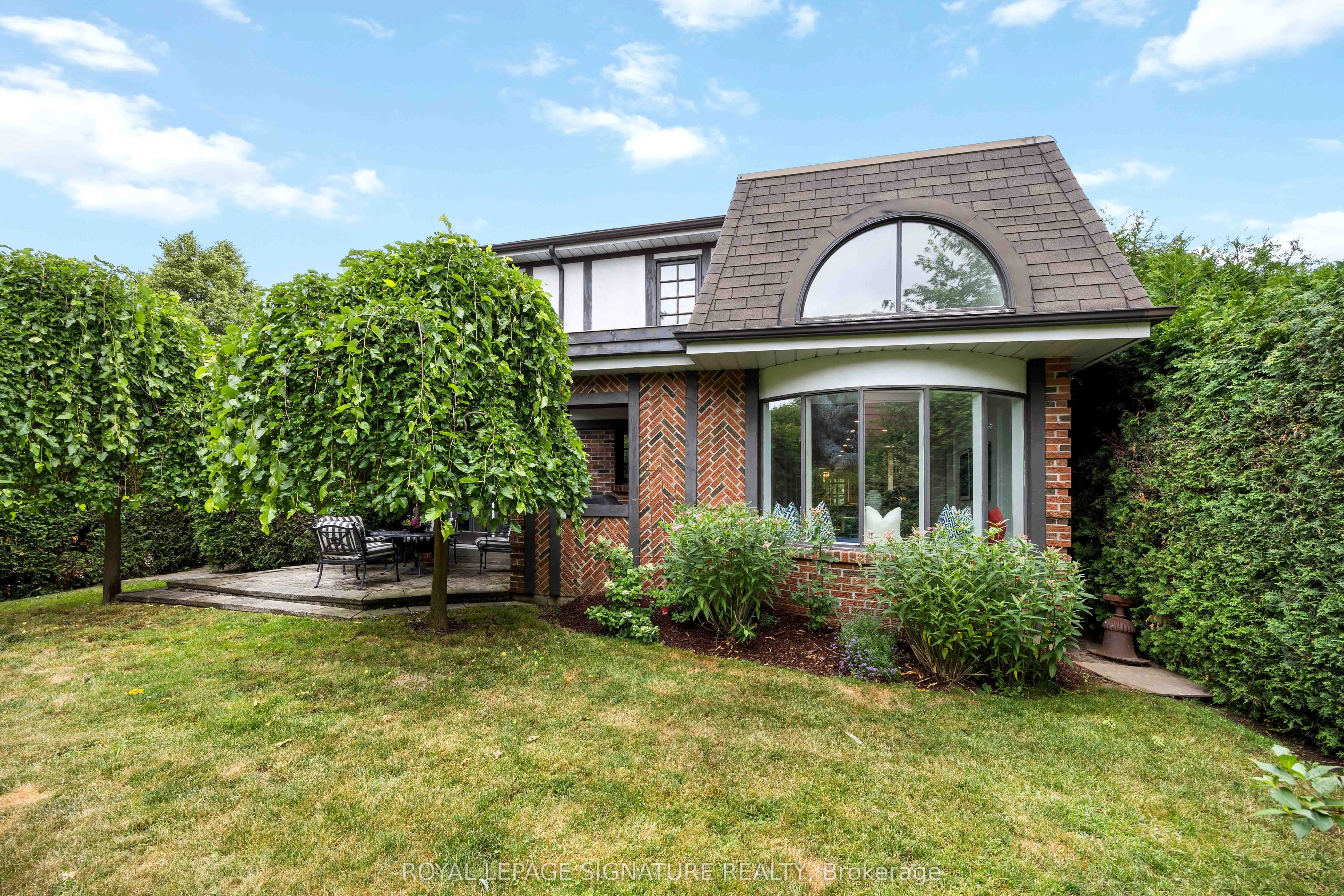 25 Harlington Road