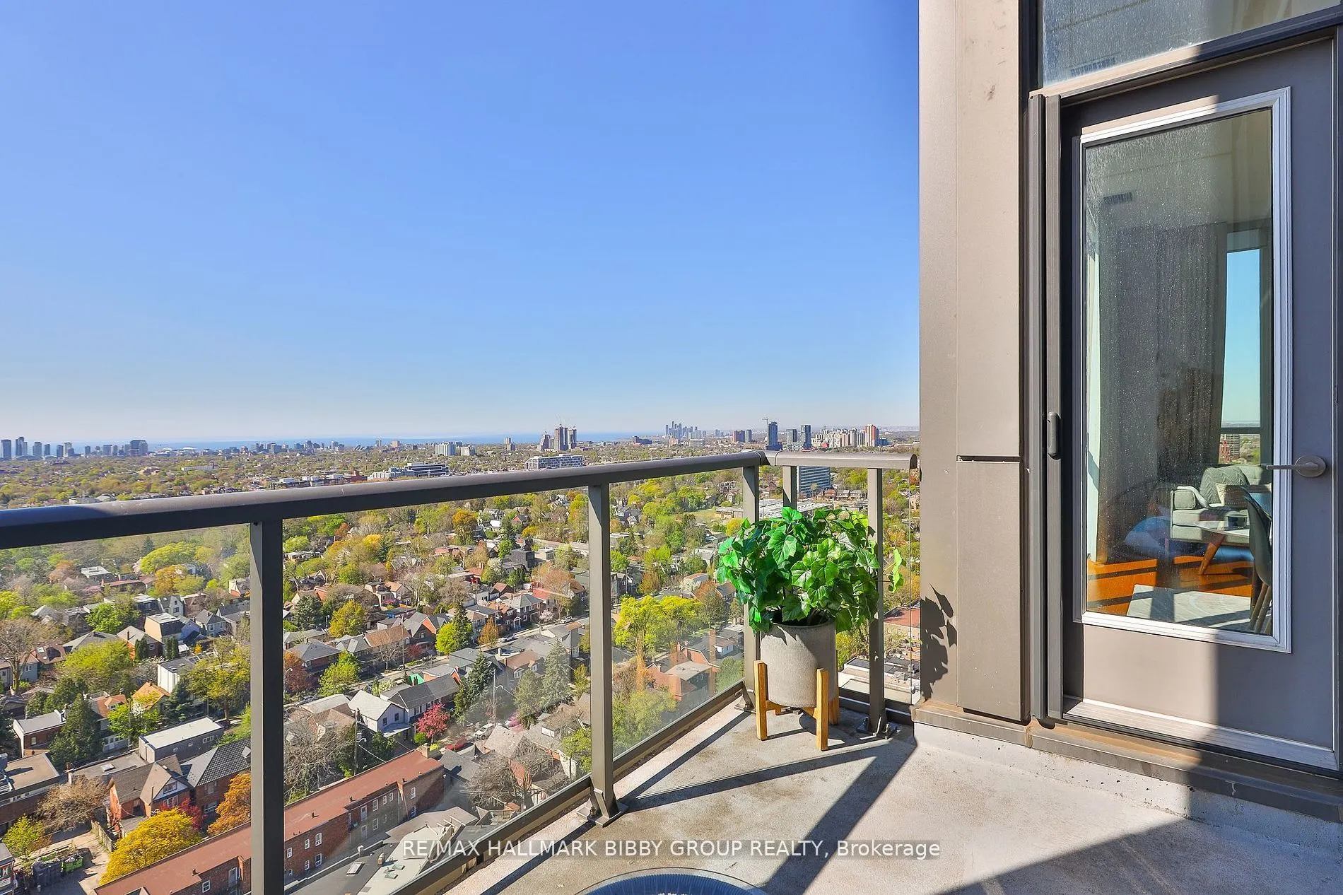 530 St Clair Avenue W, #PH06