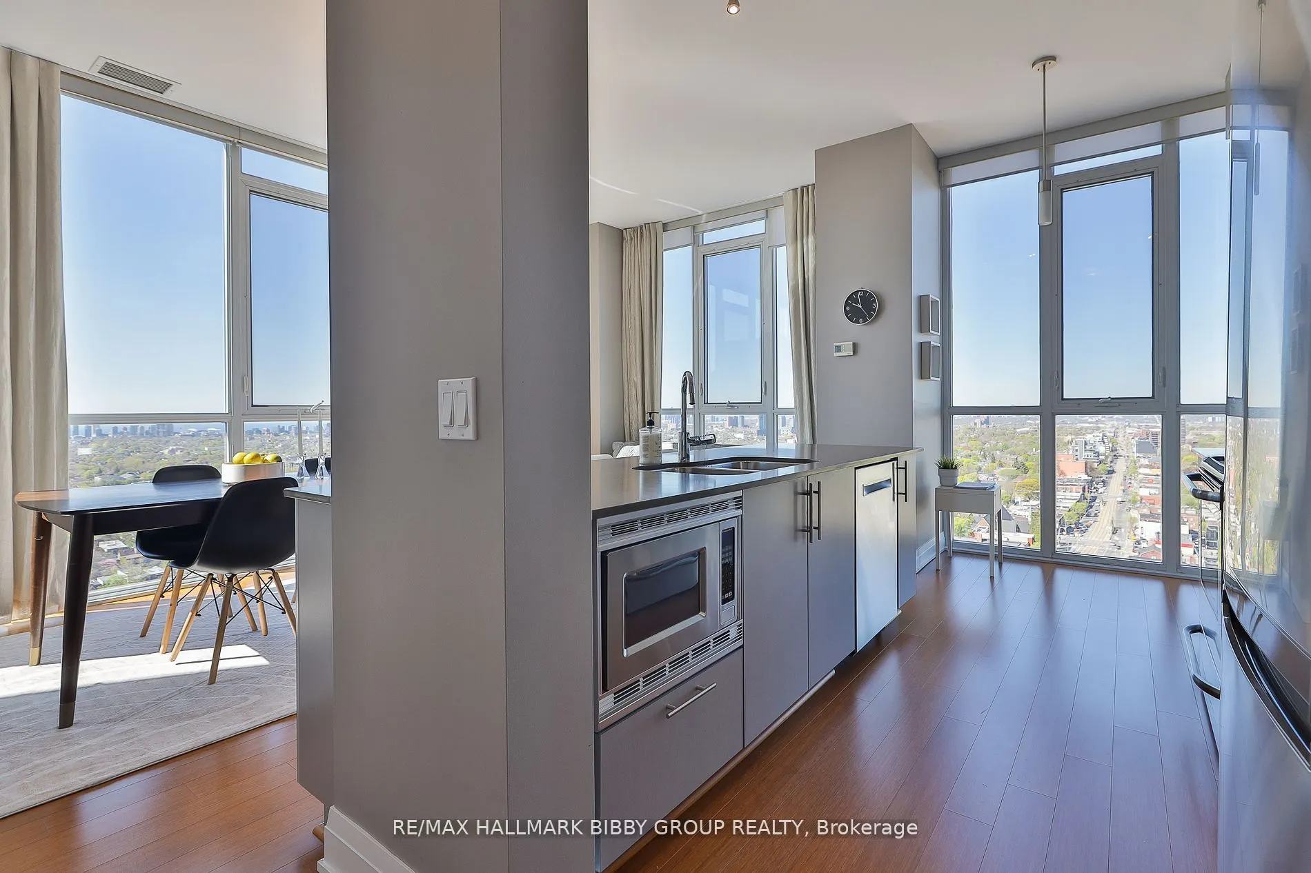 530 St Clair Avenue W, #PH06