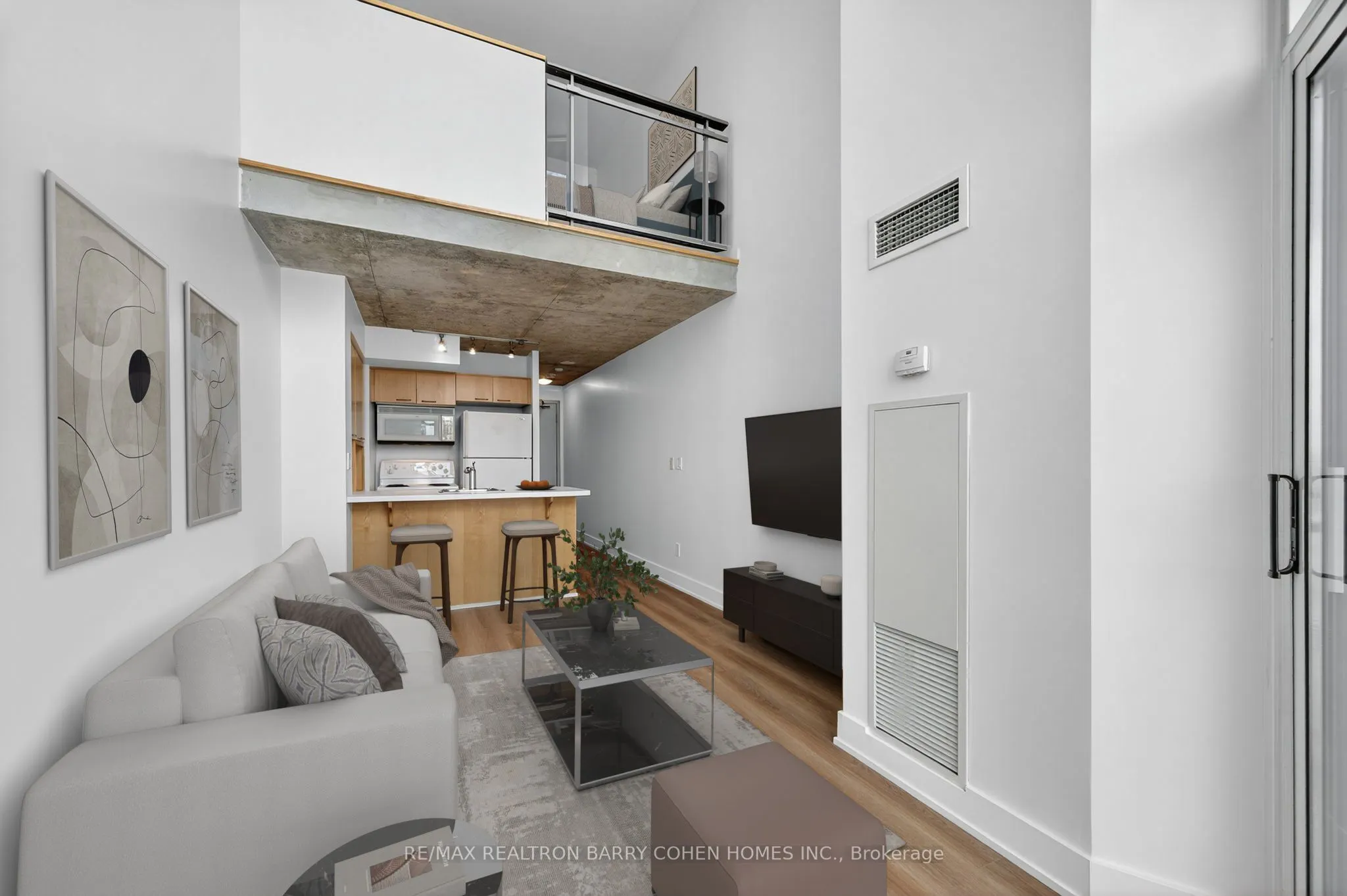 255 Richmond Street E, #814