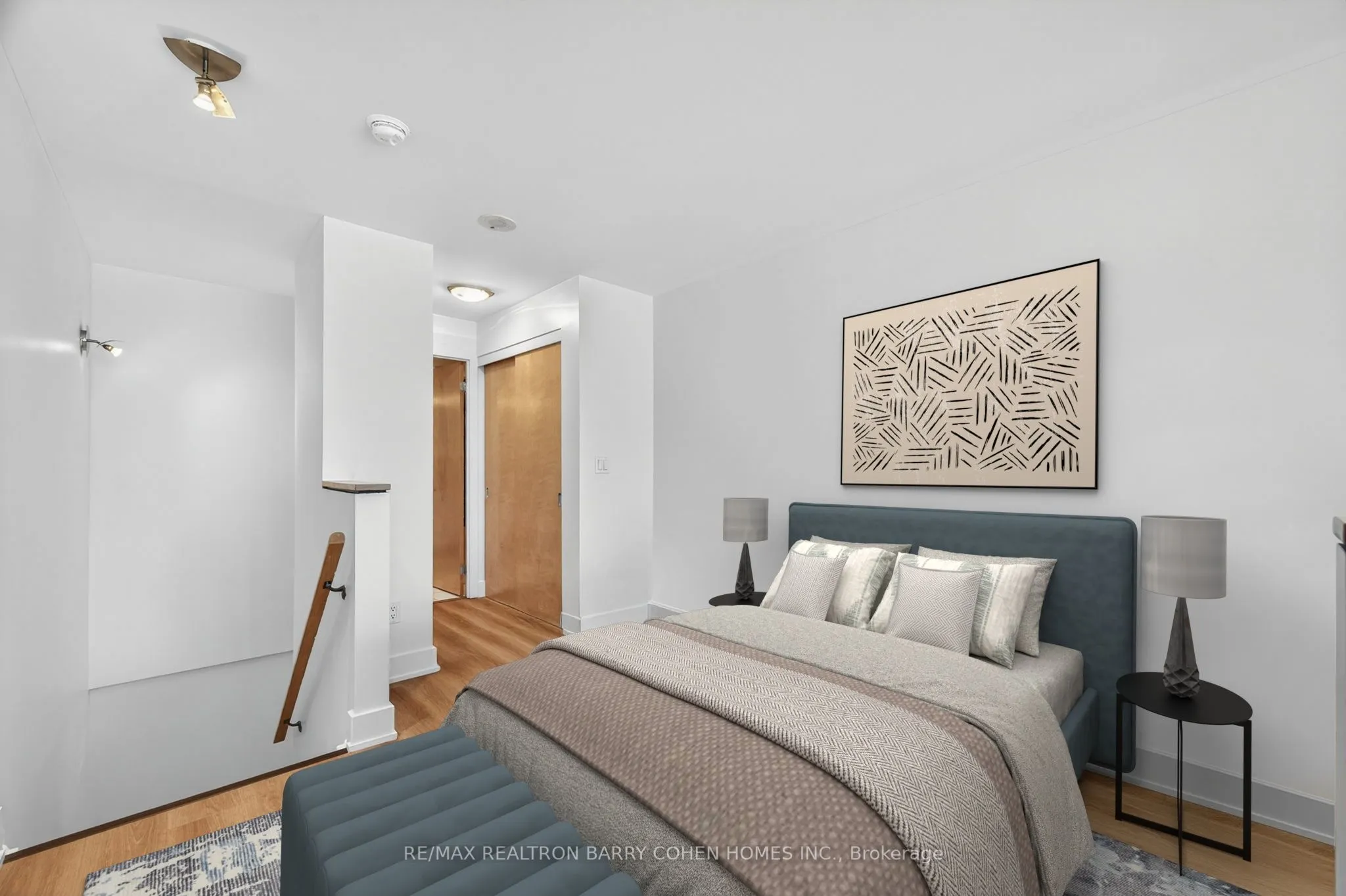 255 Richmond Street E, #814