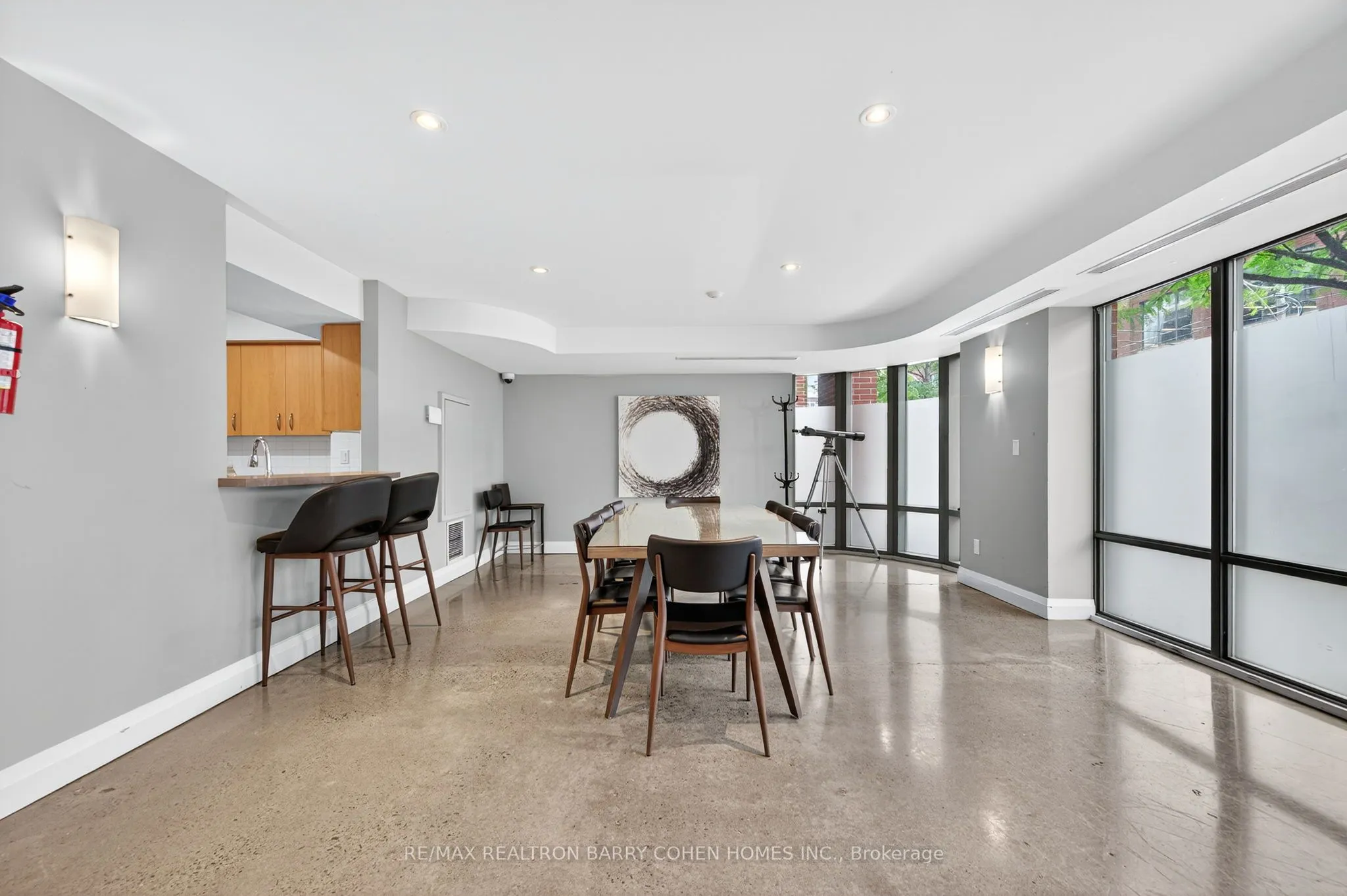 255 Richmond Street E, #814