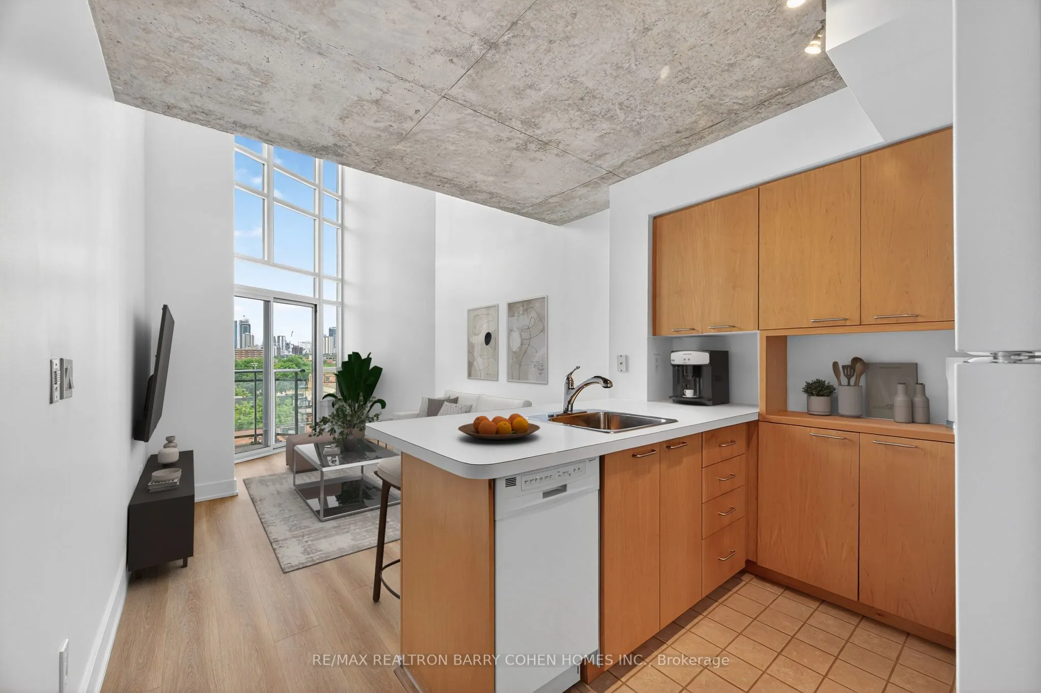 255 Richmond Street E, #814