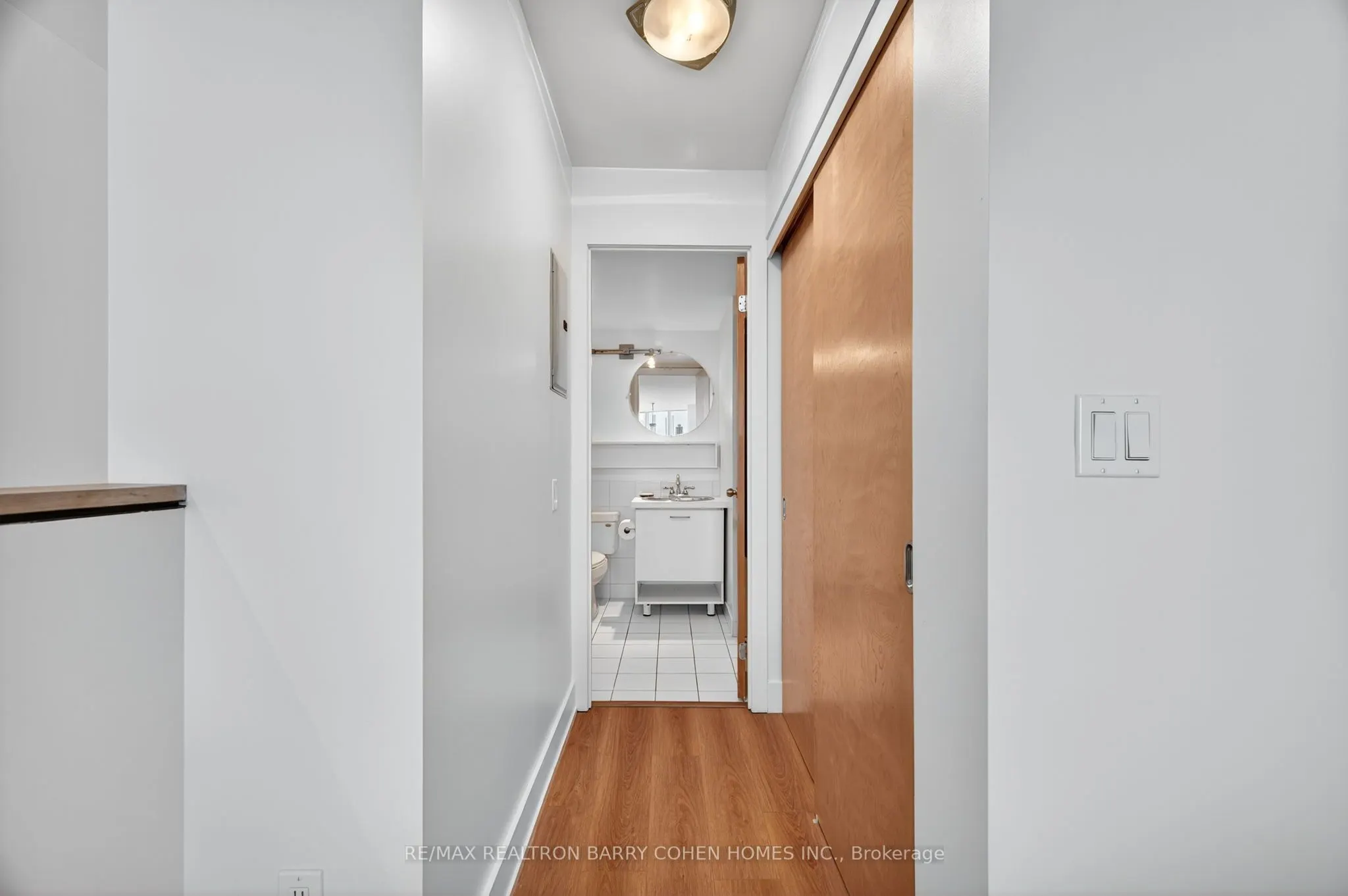 255 Richmond Street E, #814