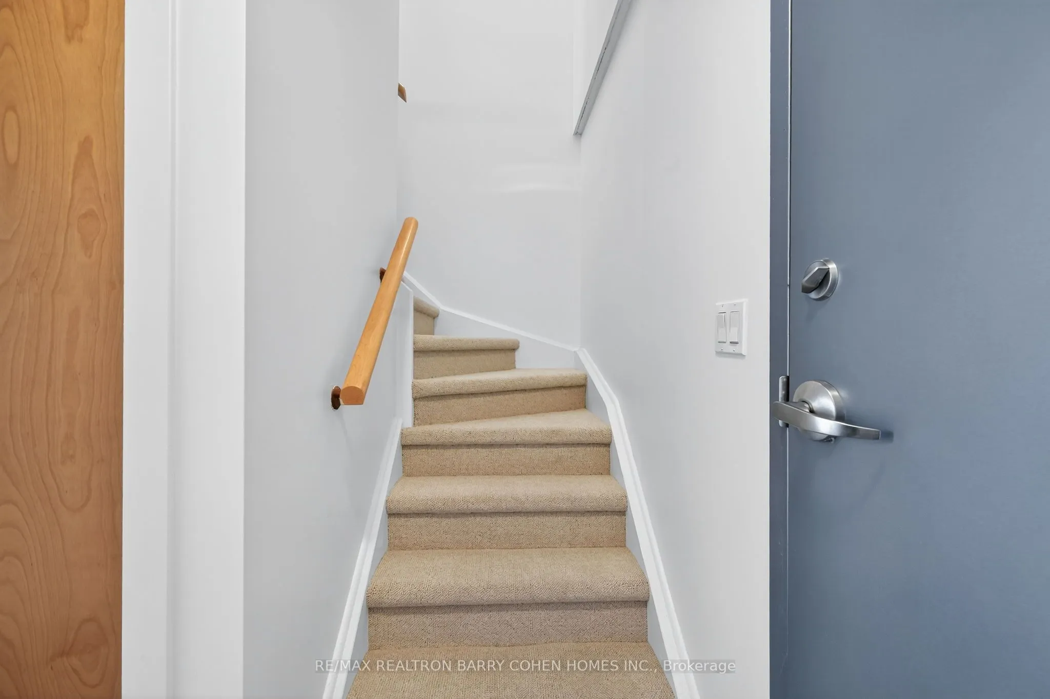 255 Richmond Street E, #814