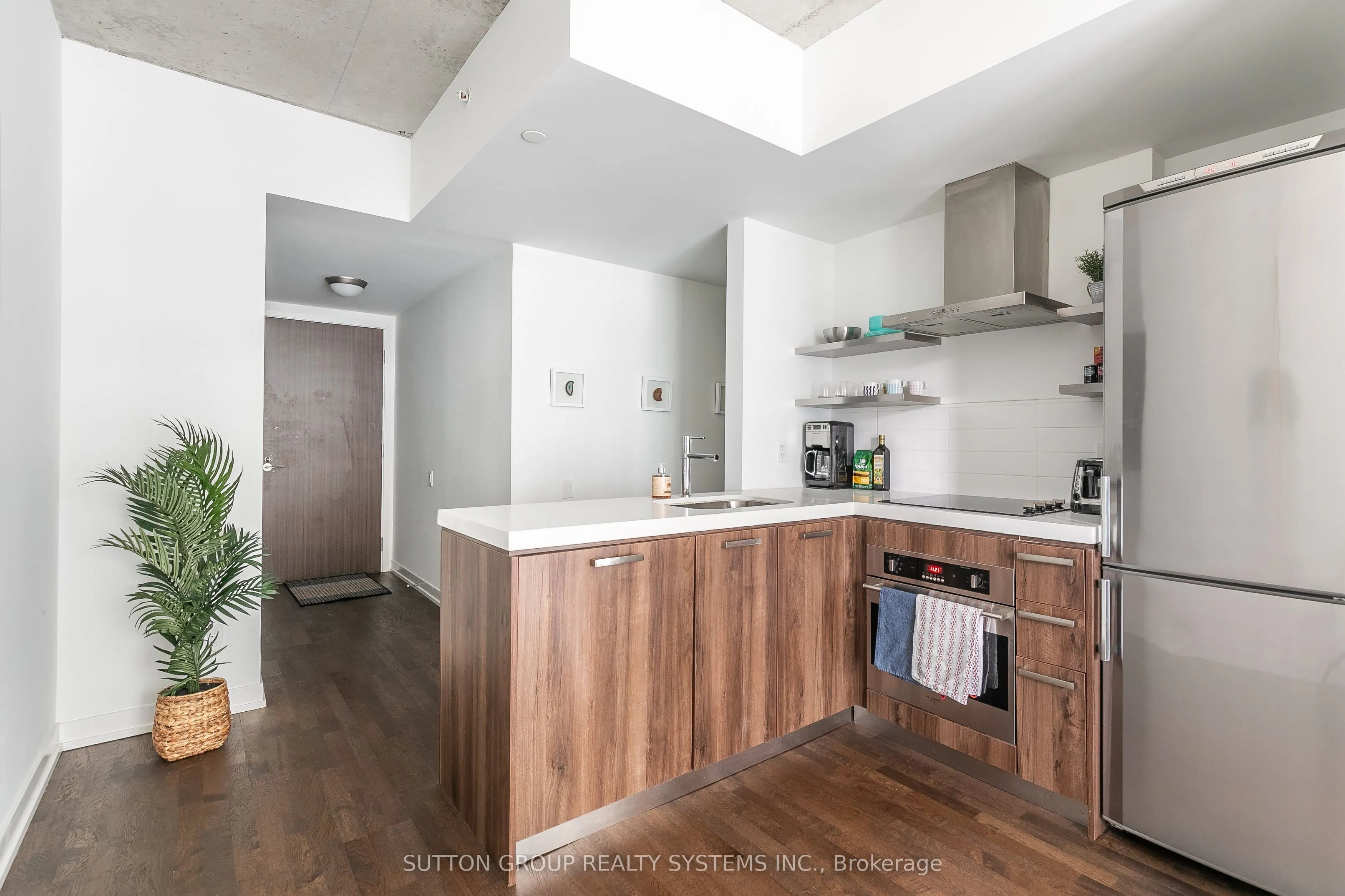 461 Adelaide Street W, #535