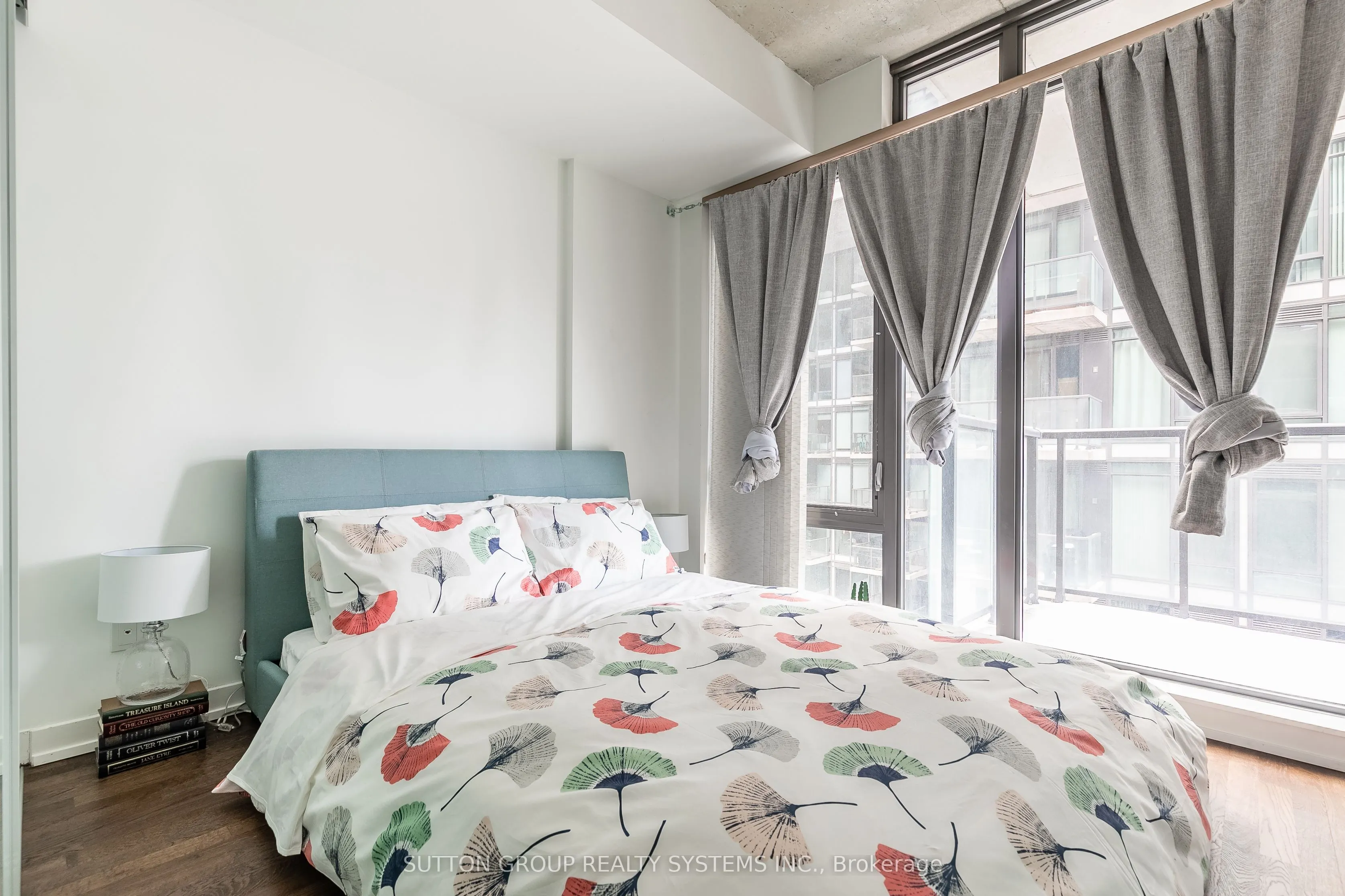 461 Adelaide Street W, #535