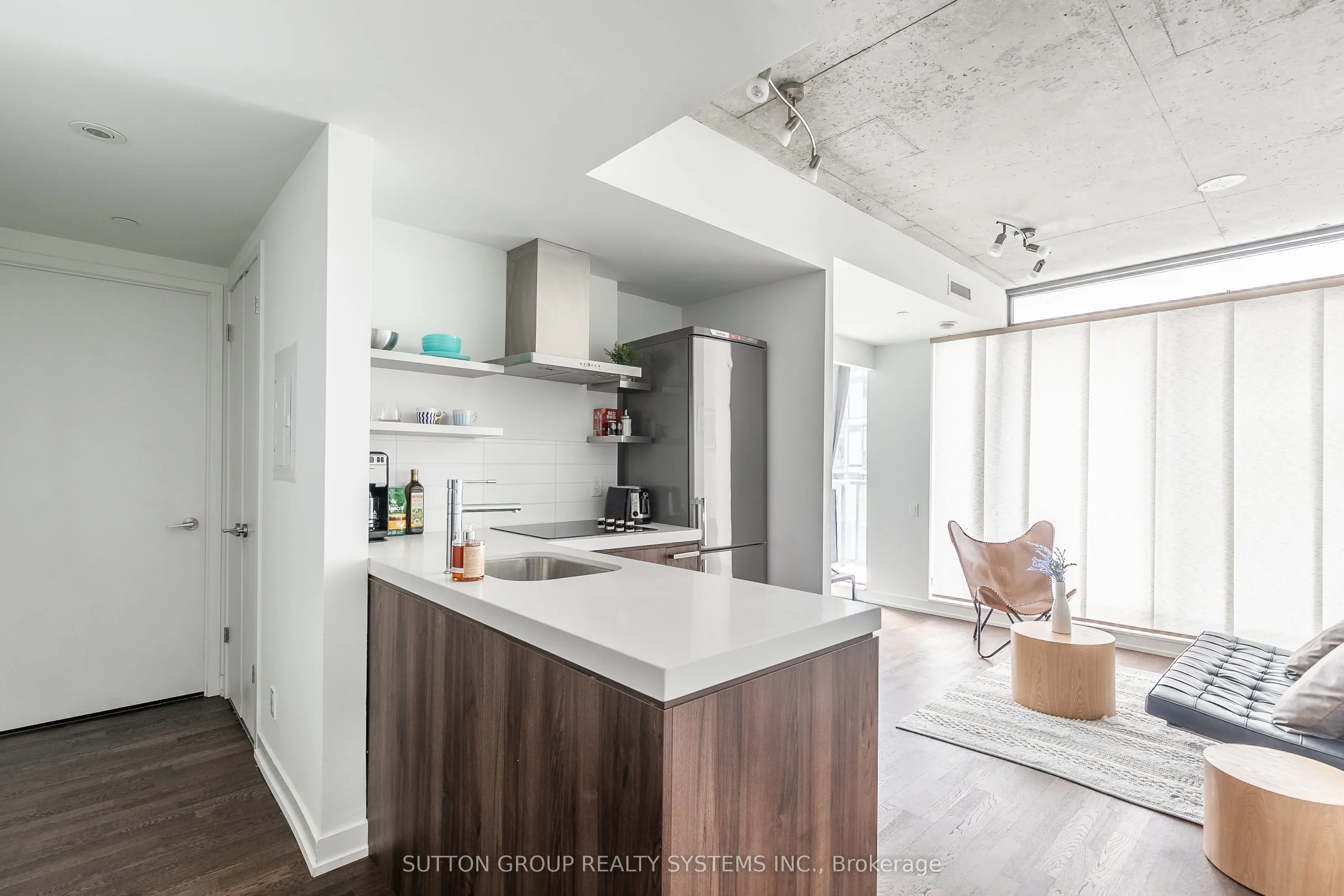 461 Adelaide Street W, #535
