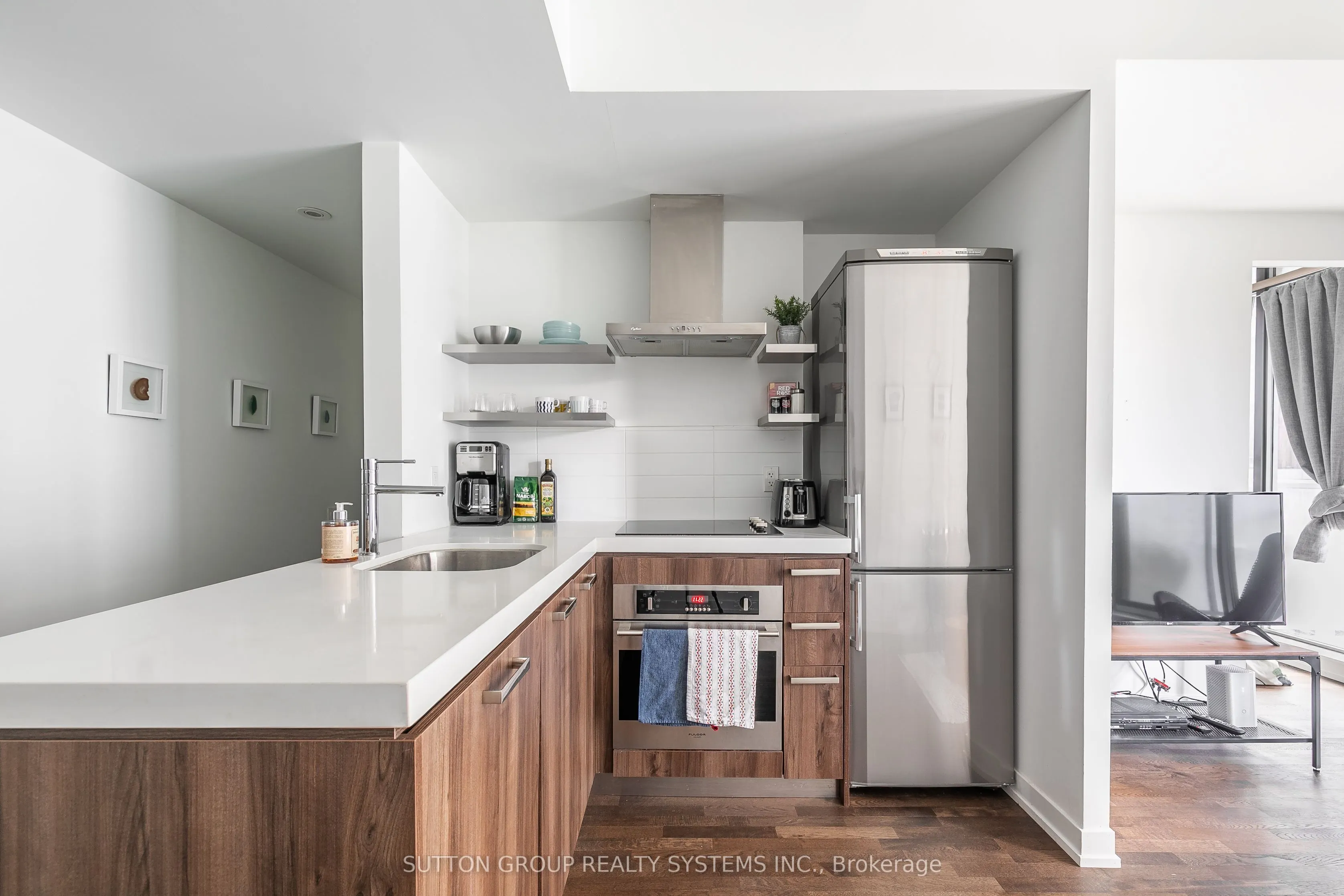 461 Adelaide Street W, #535