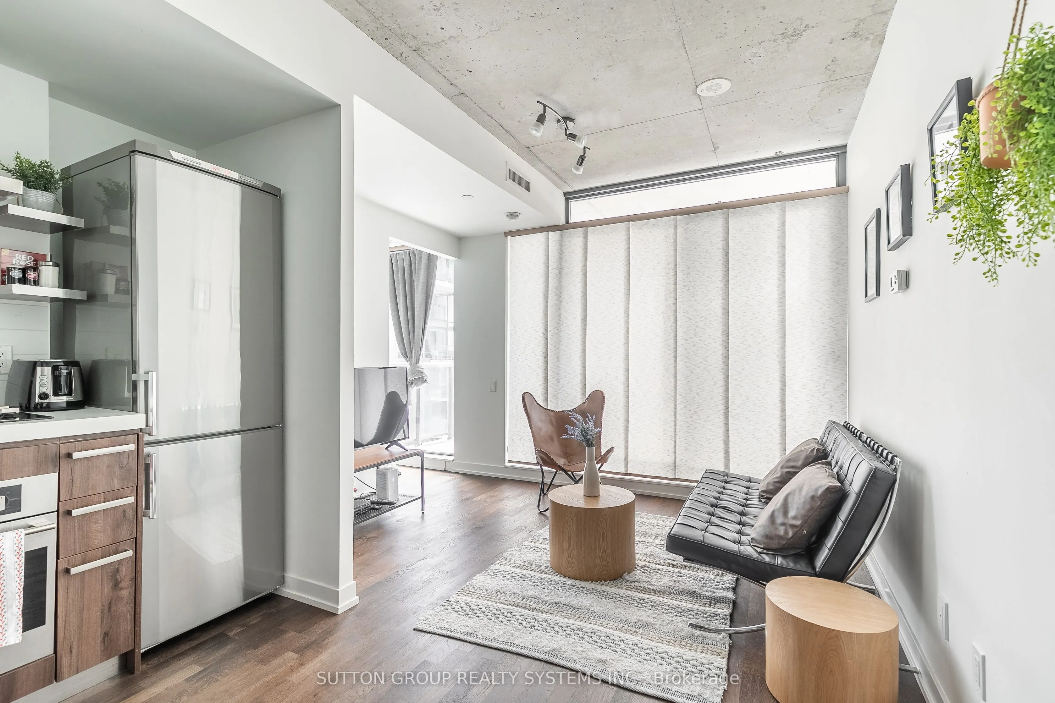 461 Adelaide Street W, #535