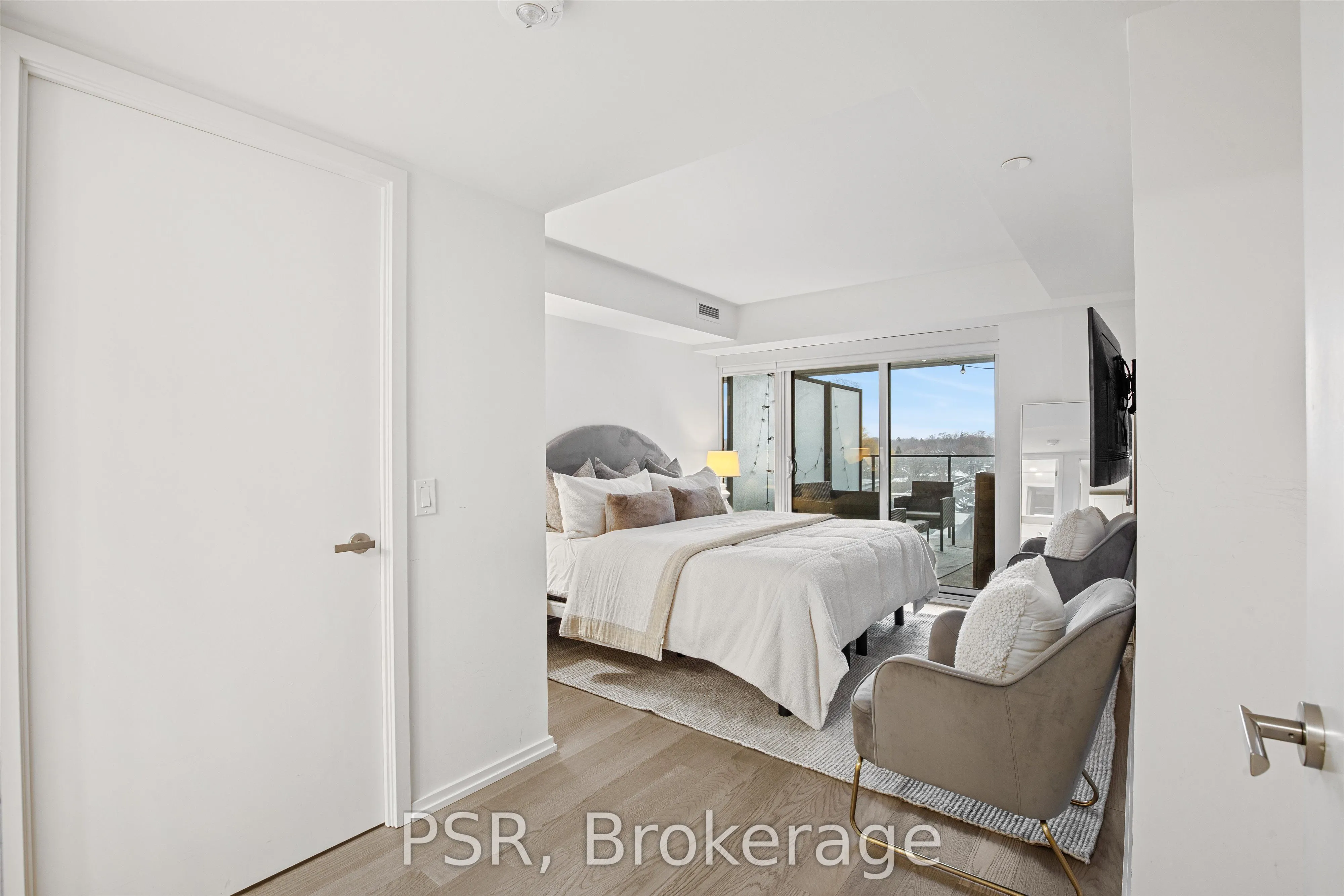 5 Soudan Avenue, #716