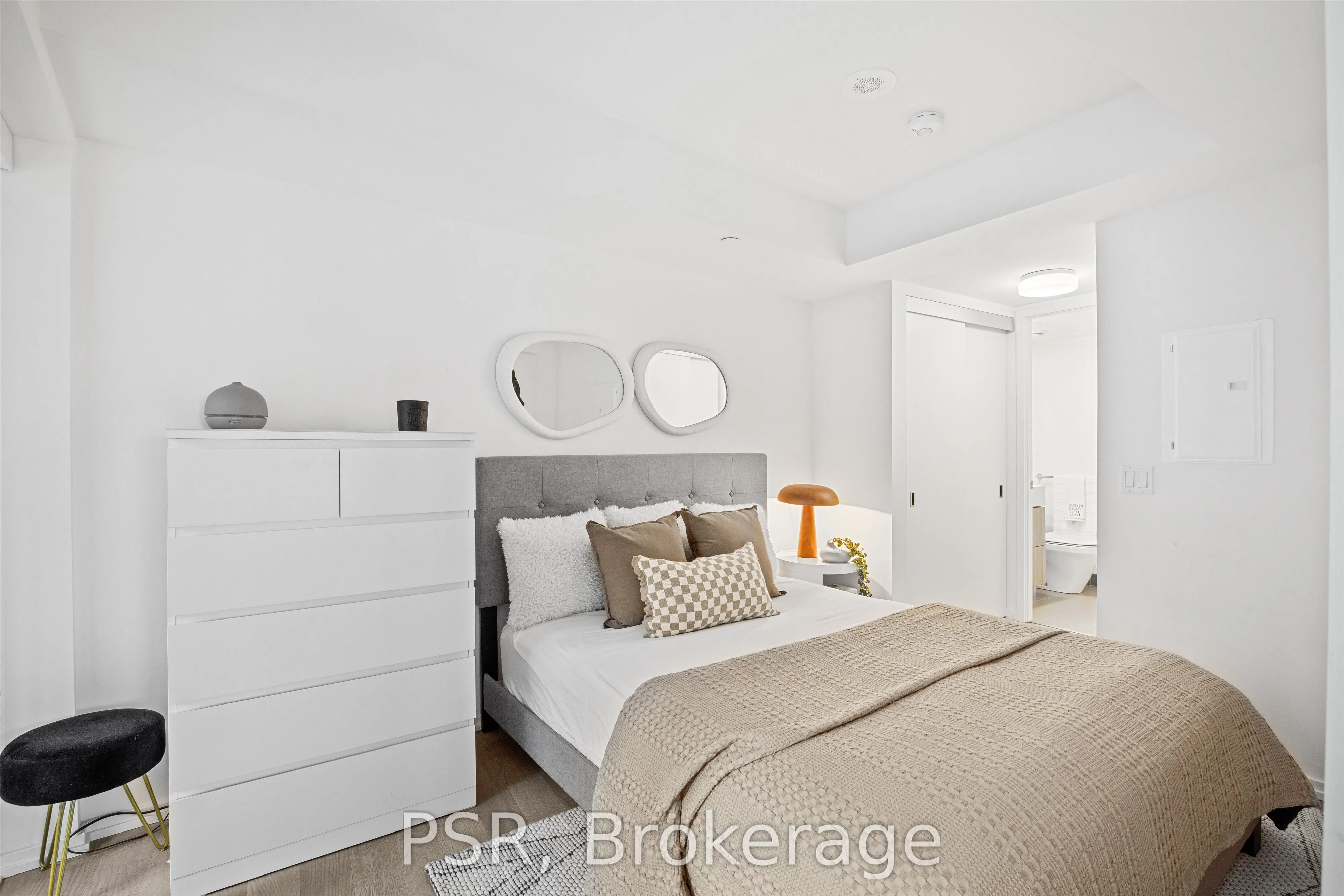 5 Soudan Avenue, #716
