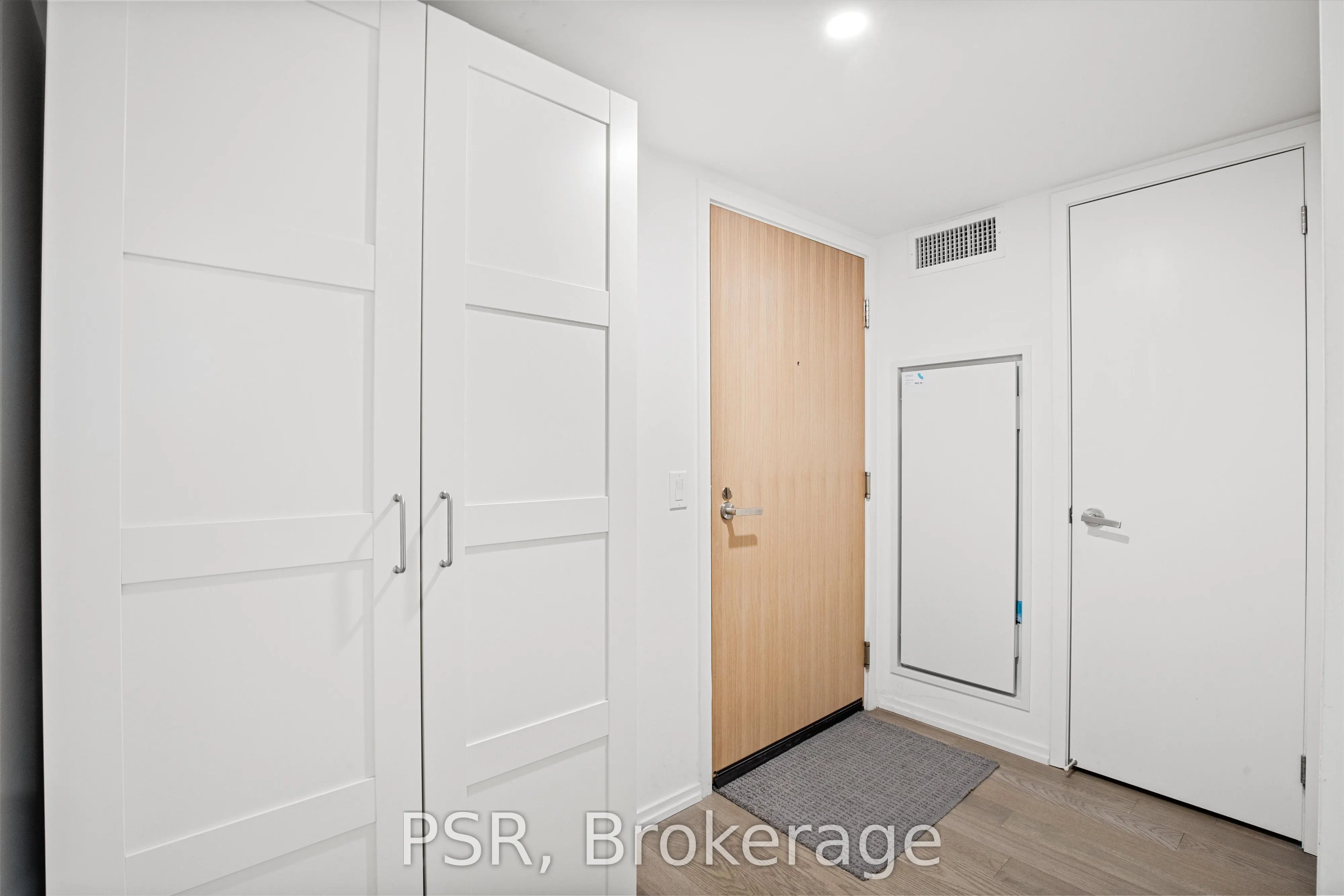 5 Soudan Avenue, #716