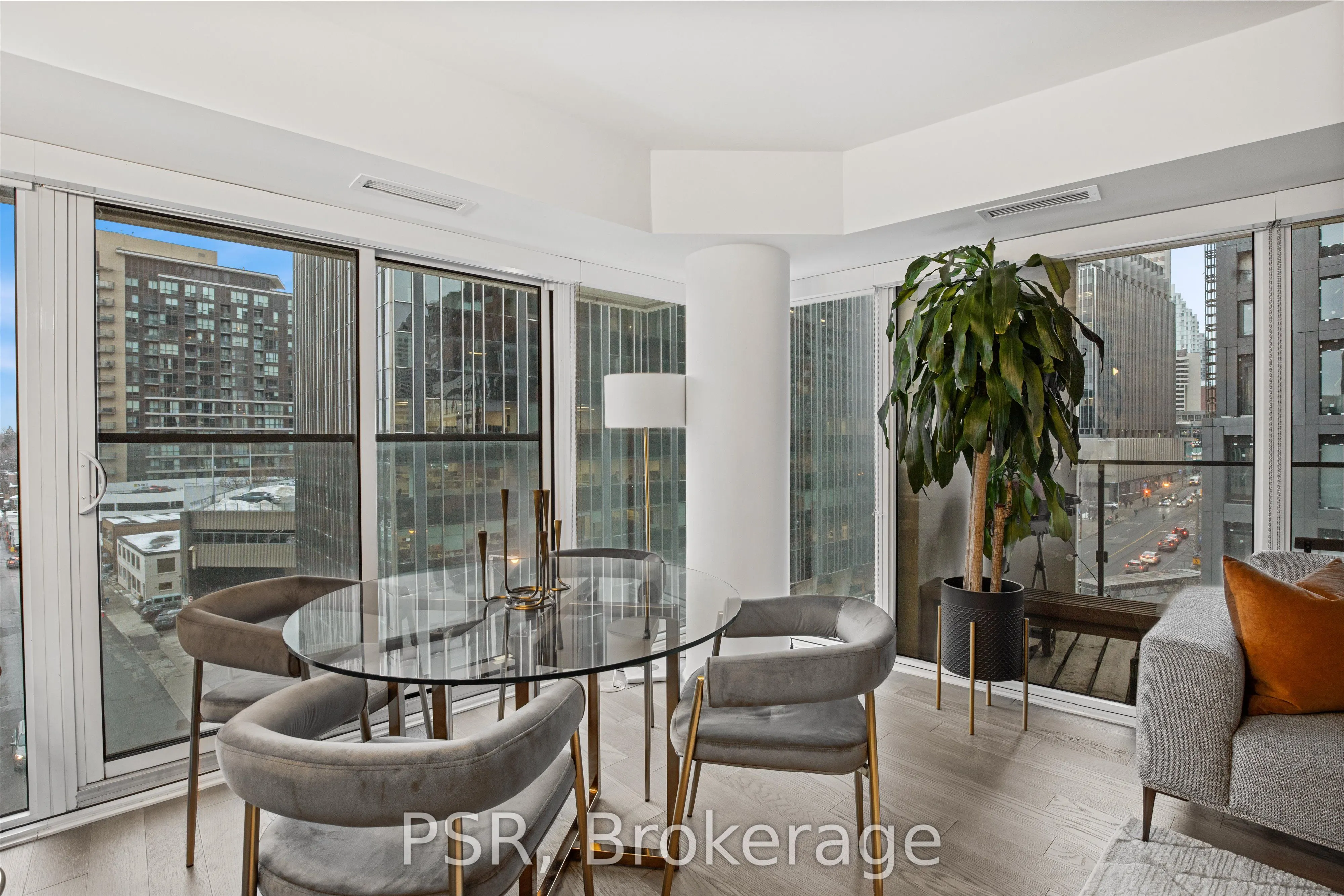 5 Soudan Avenue, #716