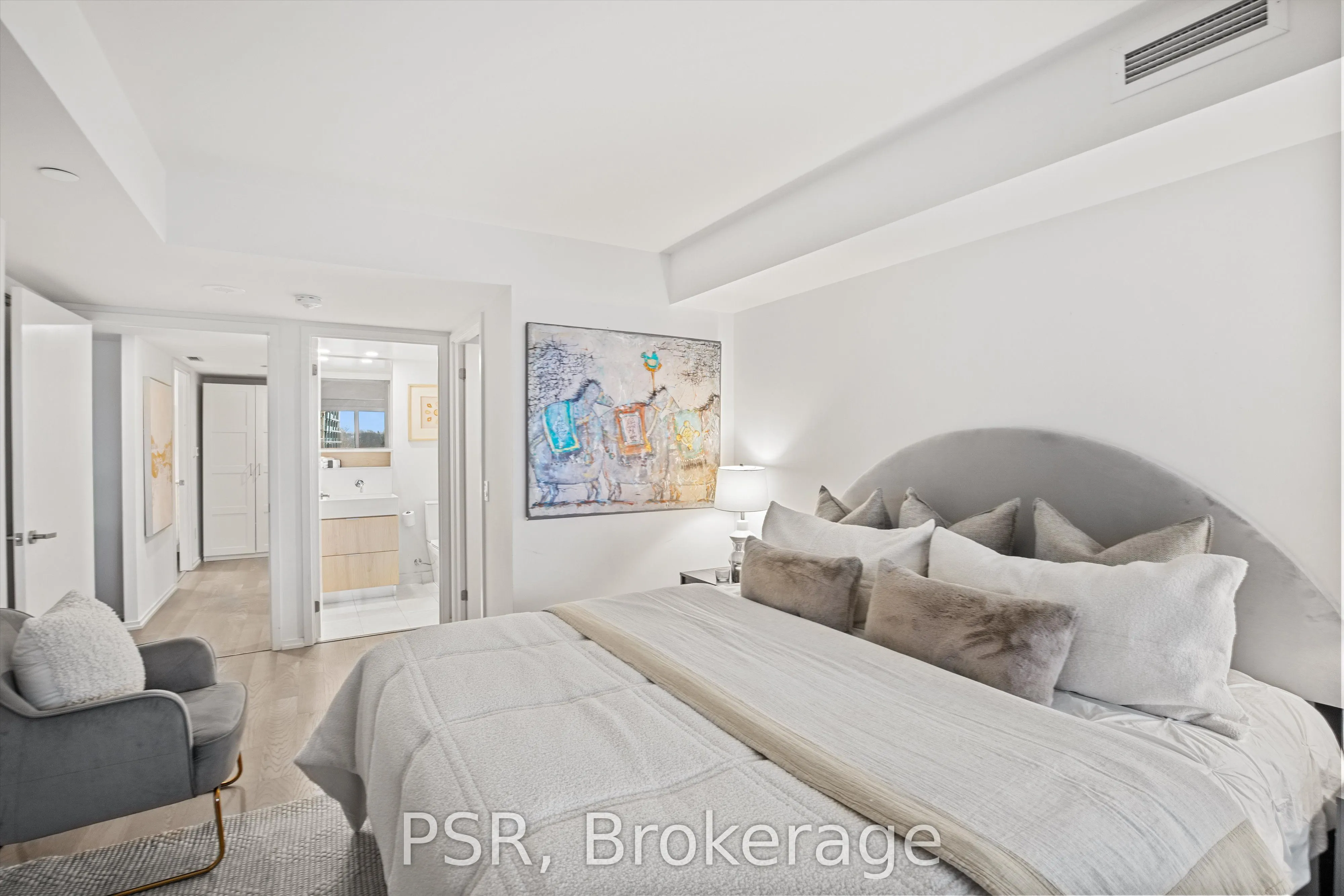 5 Soudan Avenue, #716