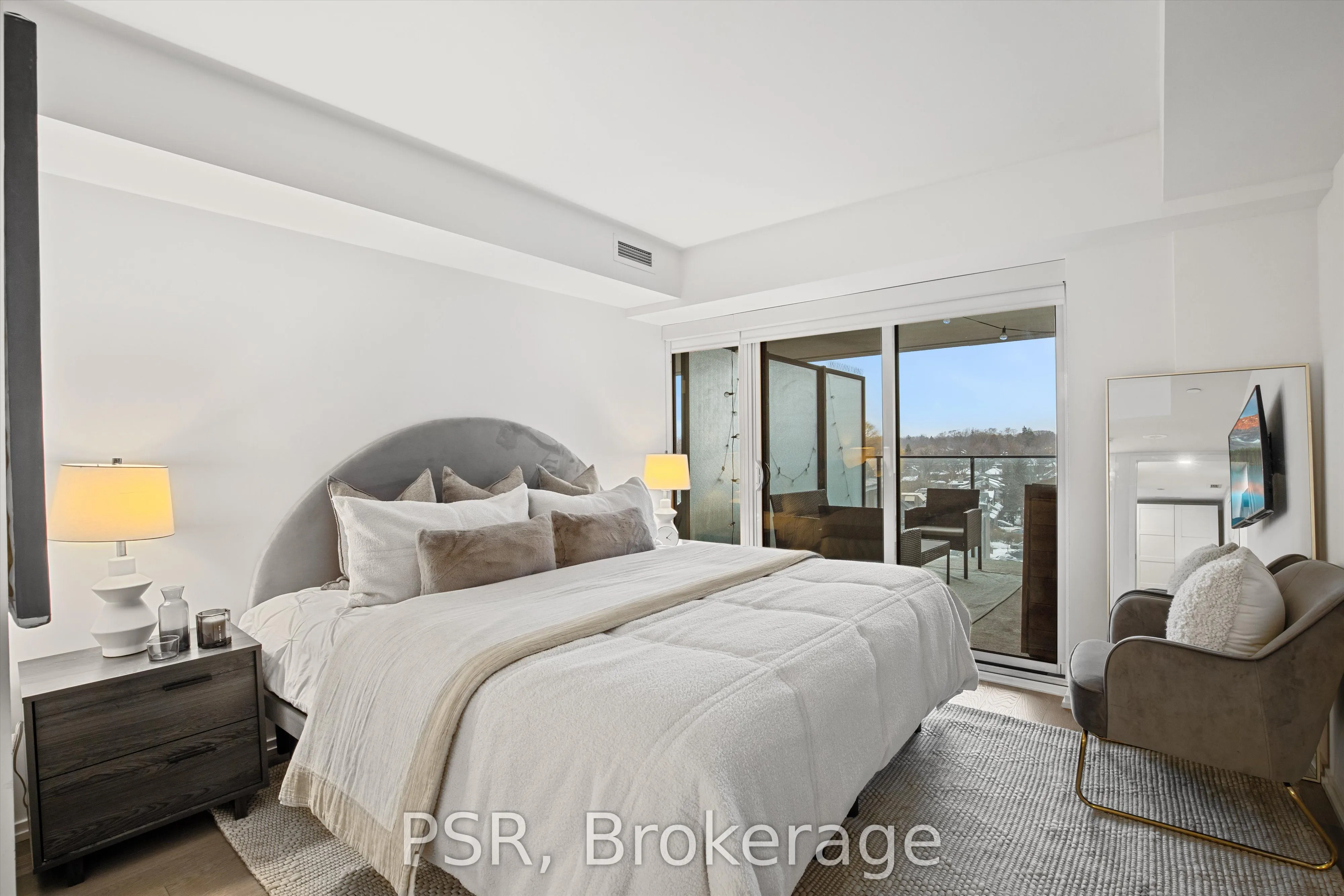 5 Soudan Avenue, #716
