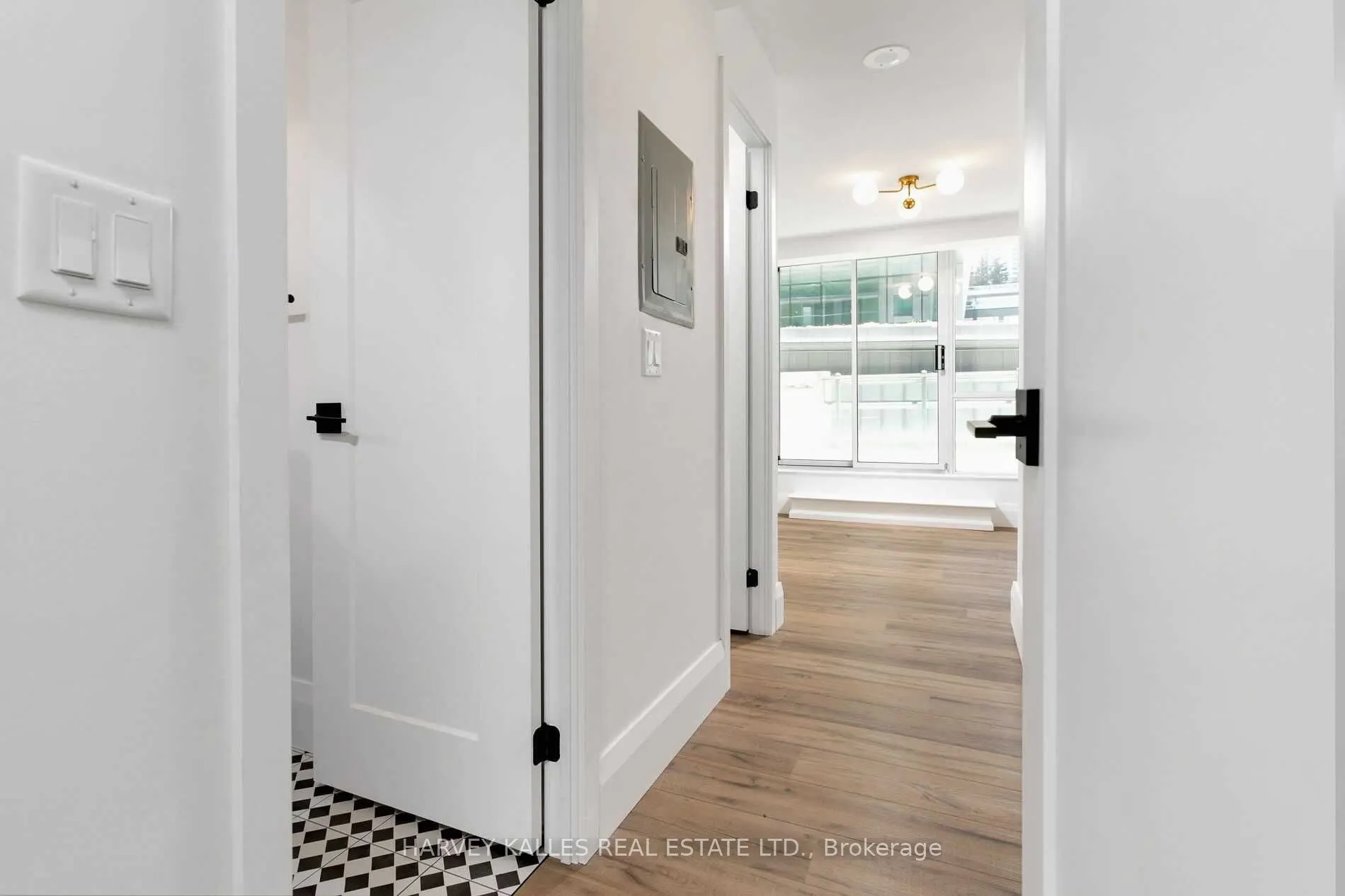 30 Grand Trunk Crescent, #310