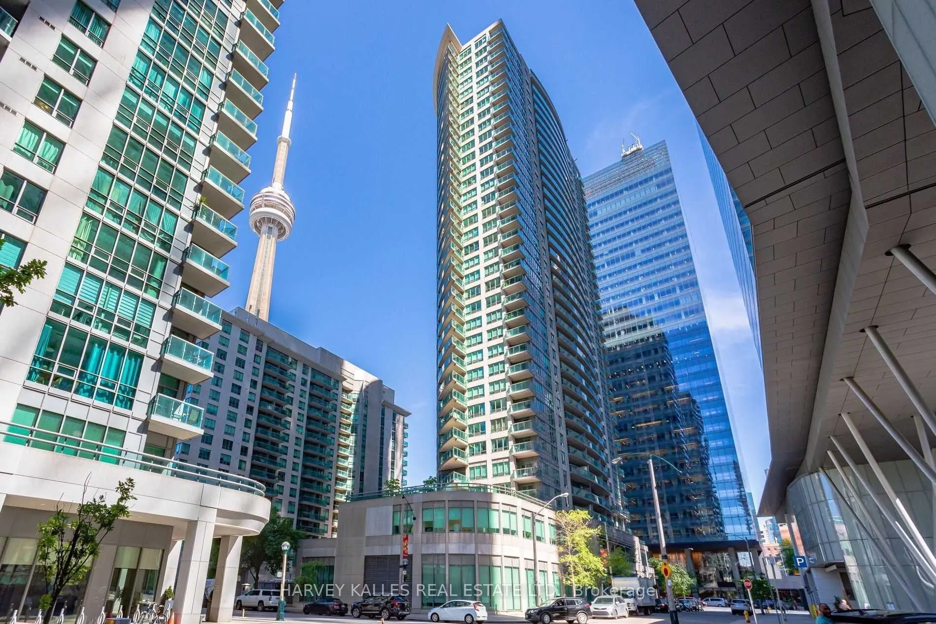 30 Grand Trunk Crescent, #310
