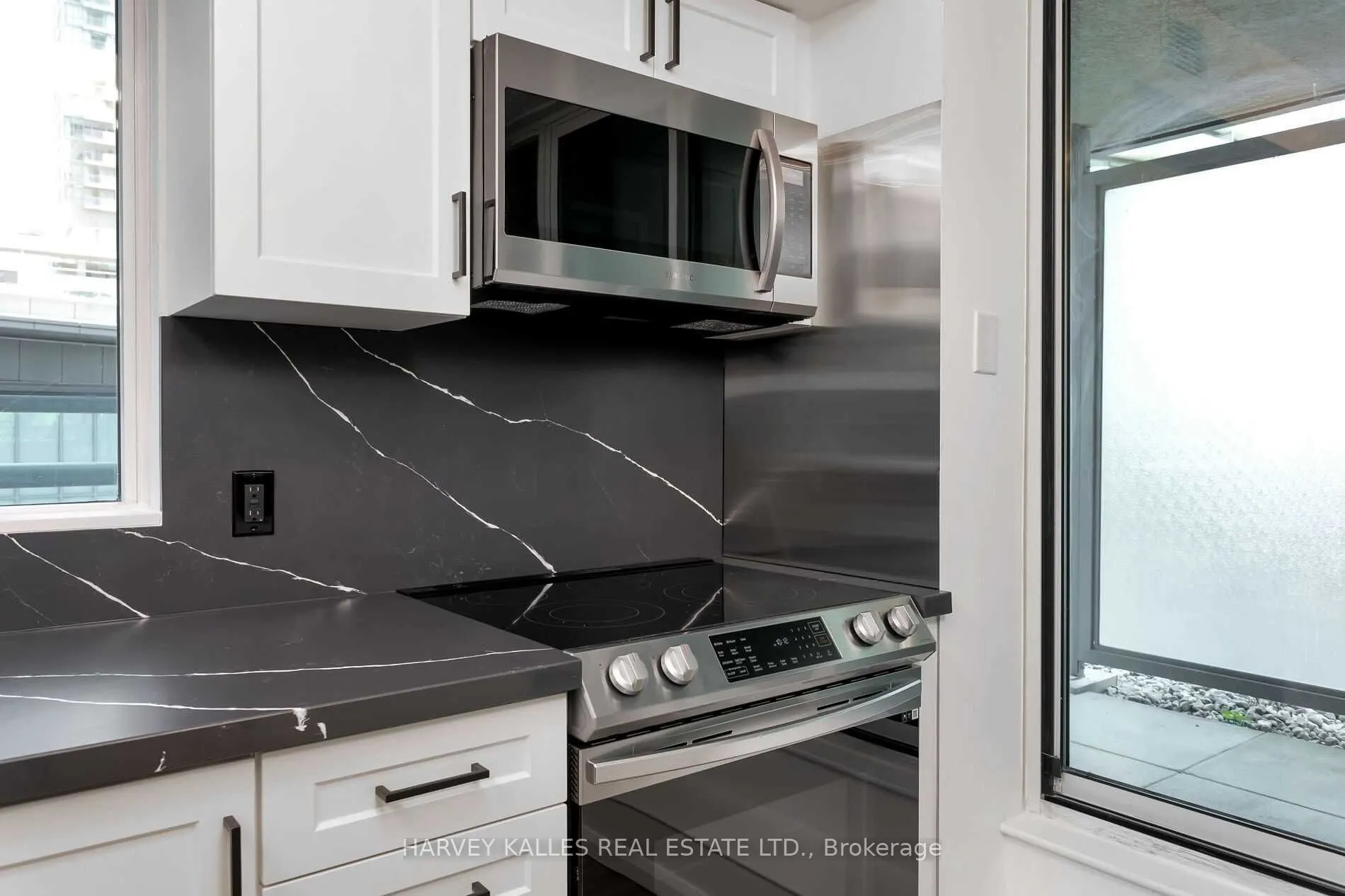 30 Grand Trunk Crescent, #310