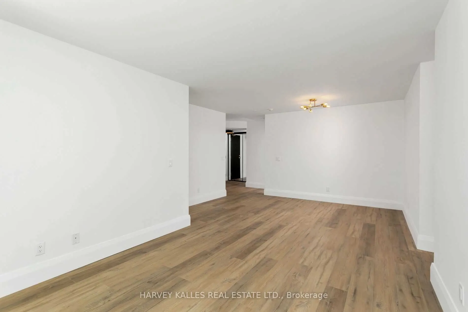 30 Grand Trunk Crescent, #310