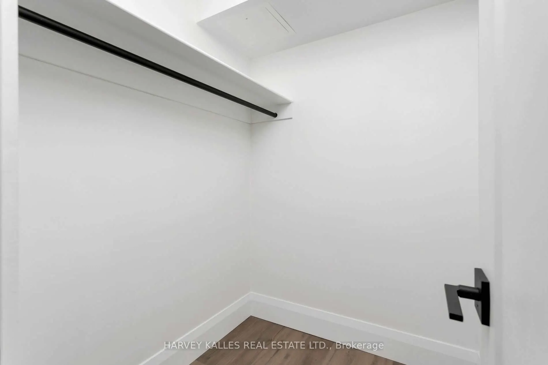 30 Grand Trunk Crescent, #310