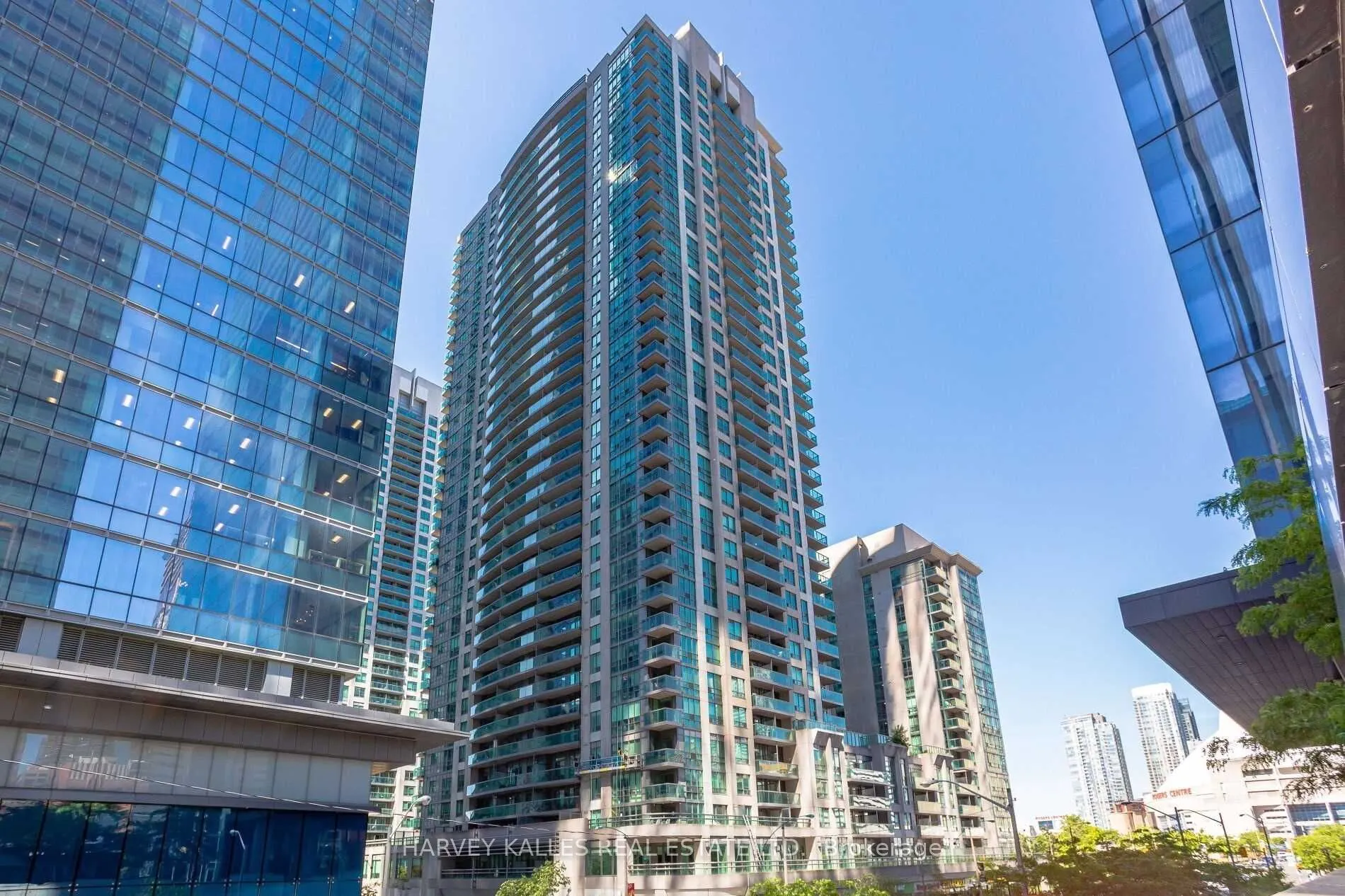 30 Grand Trunk Crescent, #310