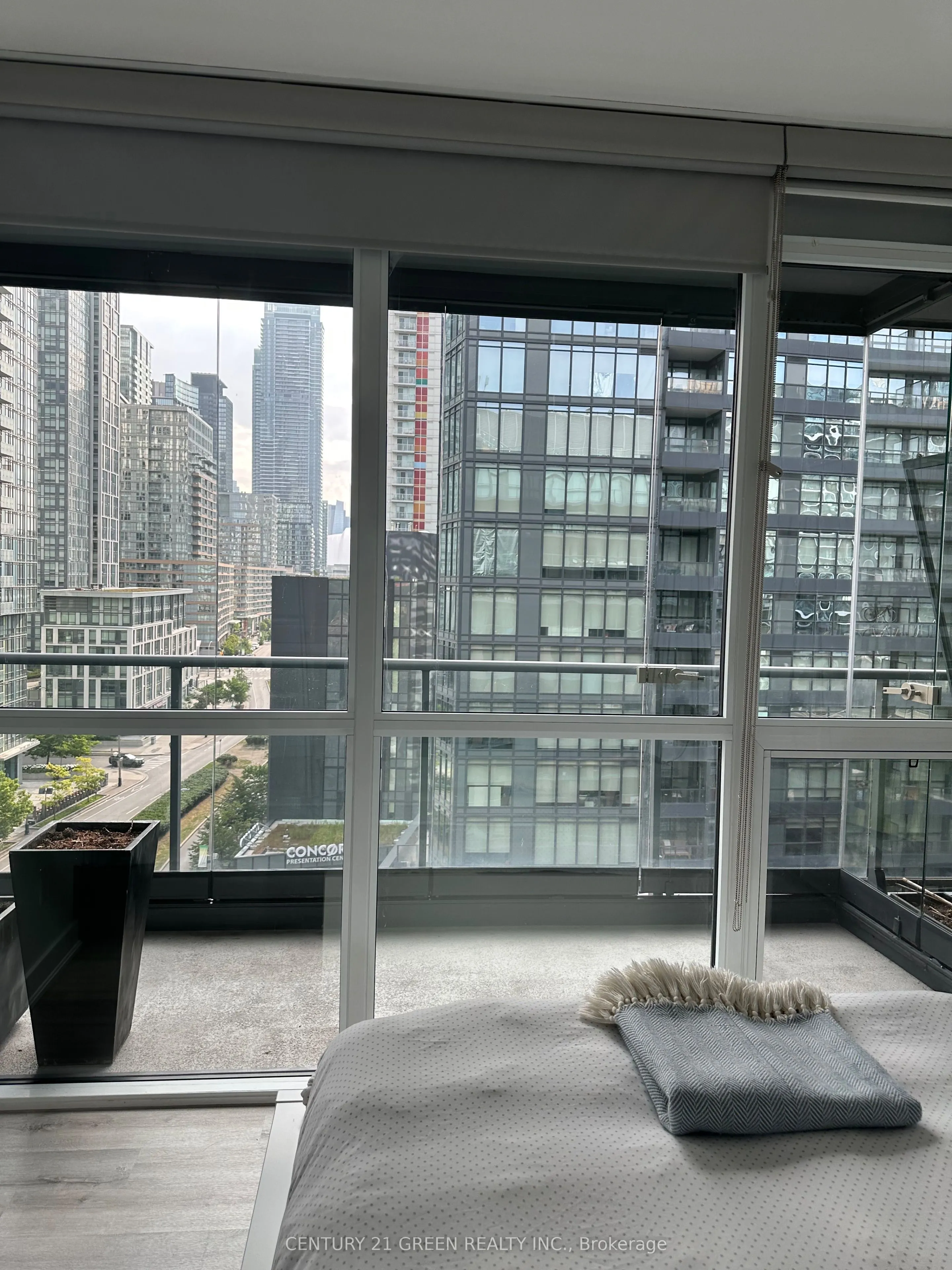 169 Fort York Boulevard #1002