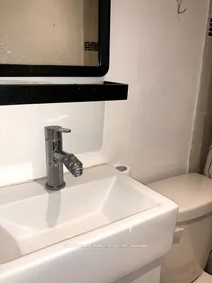 524 Bathurst Street, #3/Floor