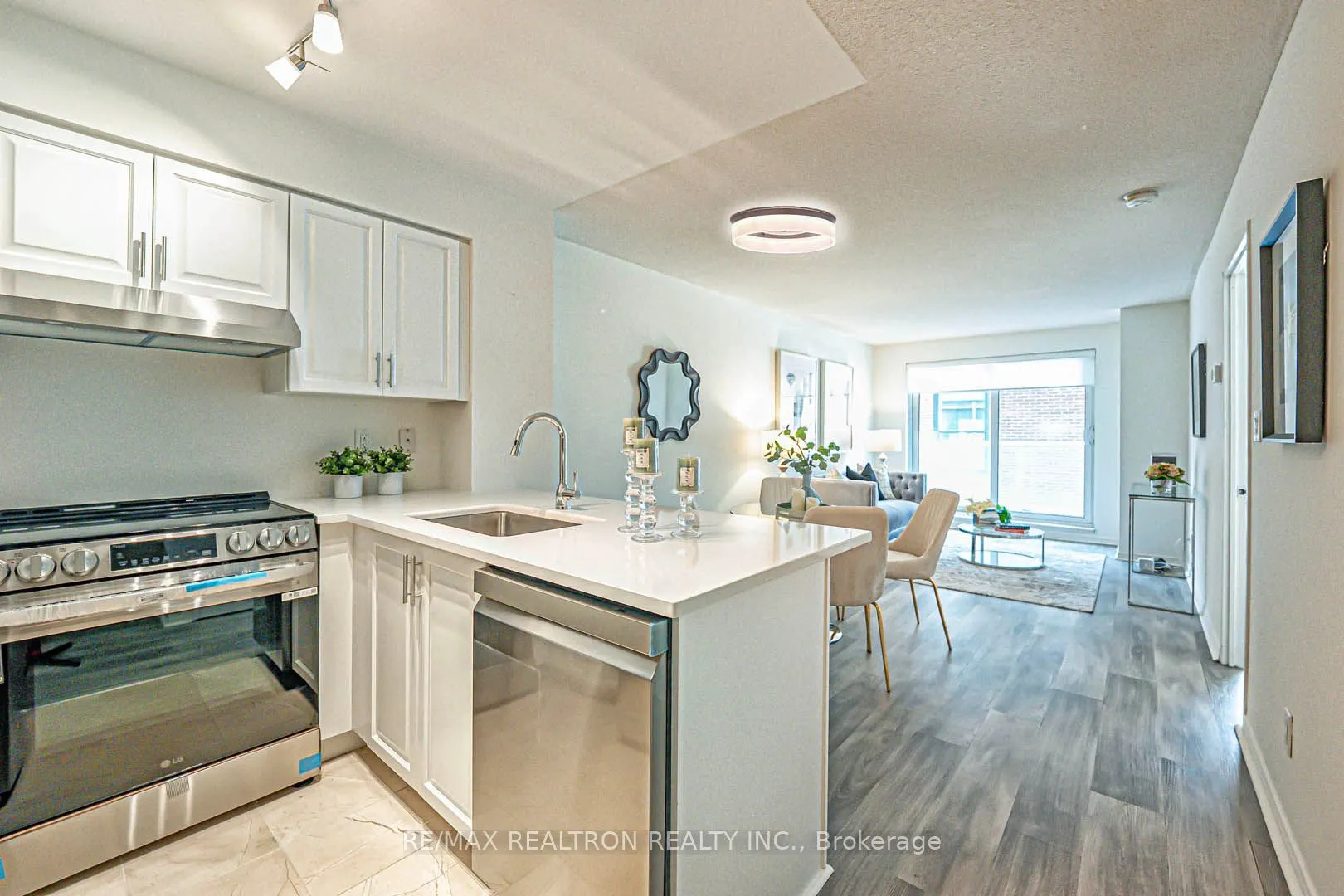 230 King Street E, #318