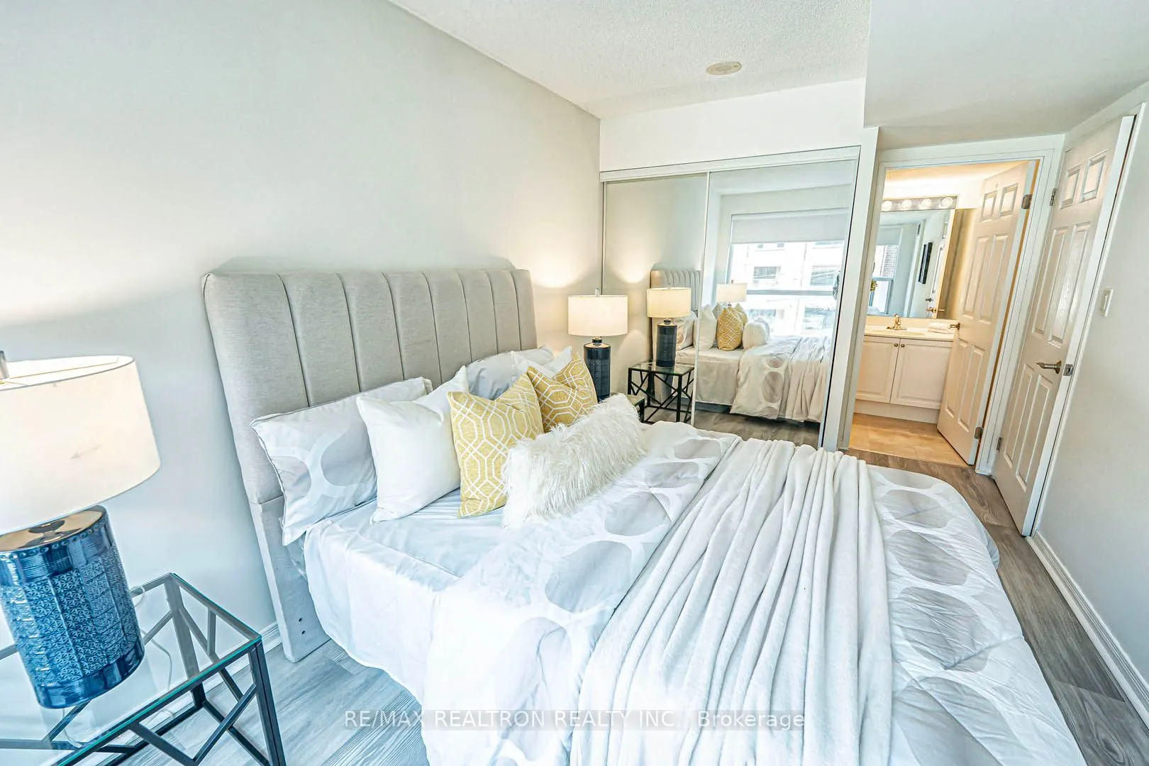 230 King Street E, #318