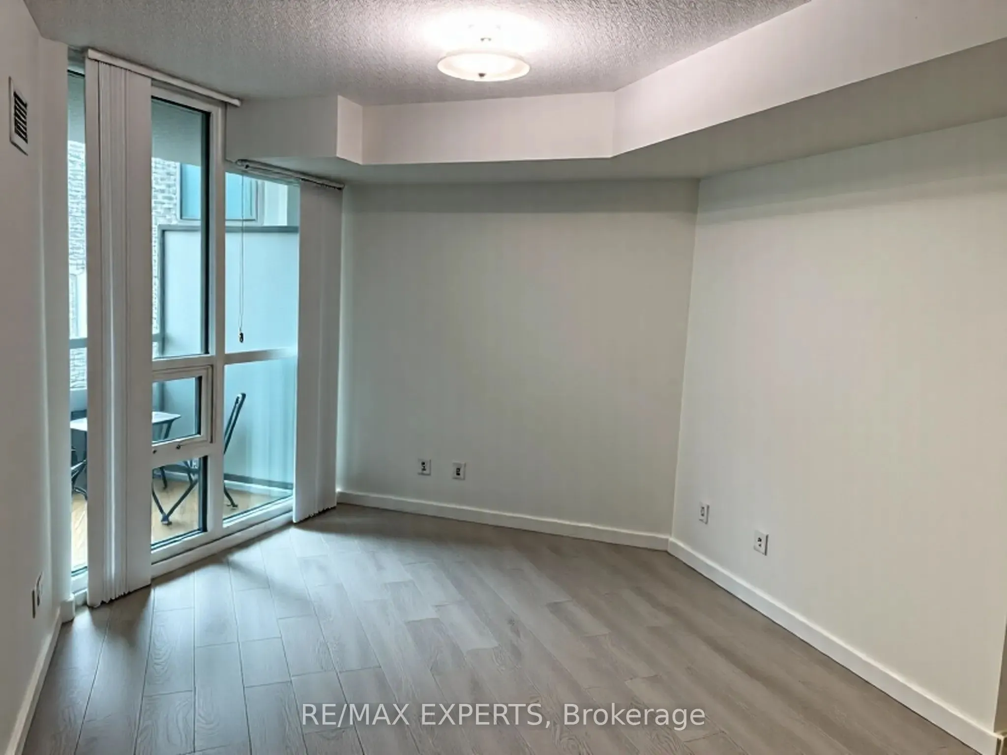 25 Lower Simcoe Street, #728