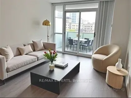 25 Lower Simcoe Street, #728