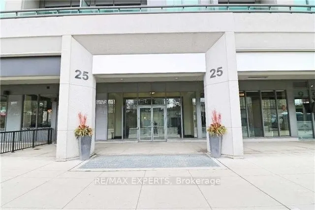 25 Lower Simcoe Street, #728