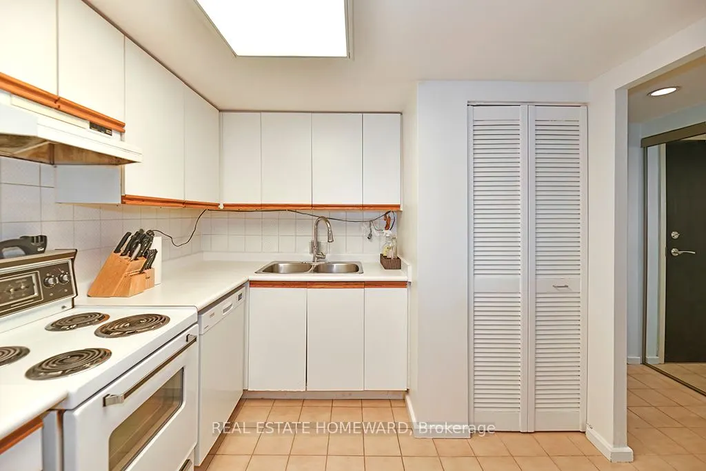 15 Maitland Place, #204