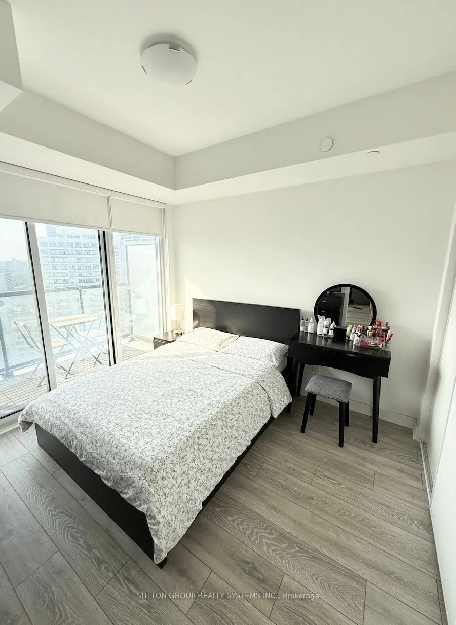 159 Wellesley Street E, #3310