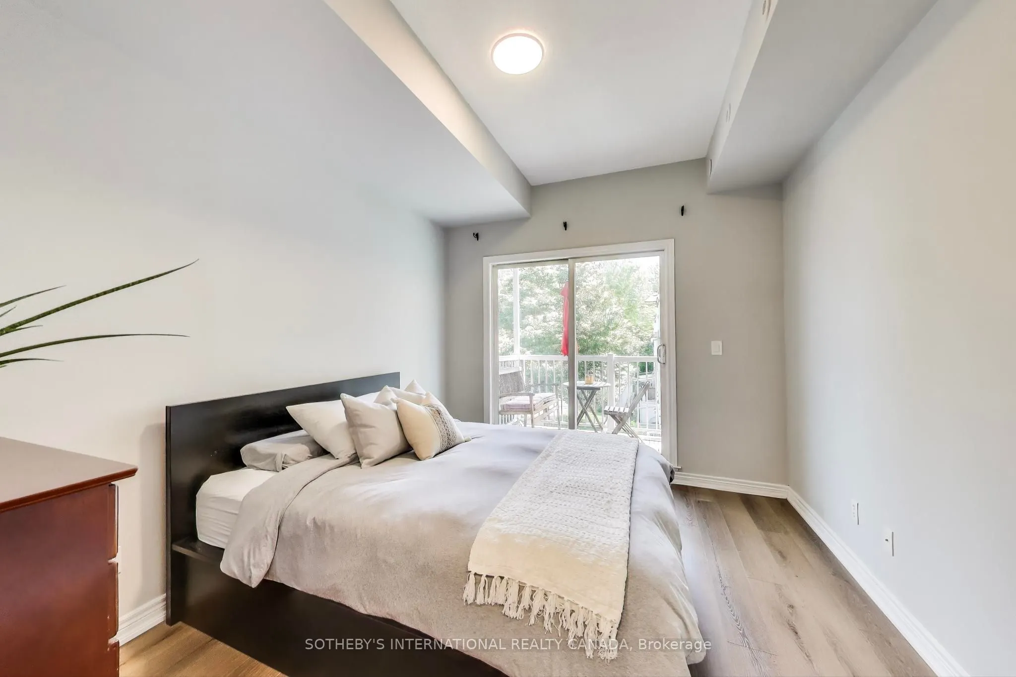 207 Wellesley Street E, #207