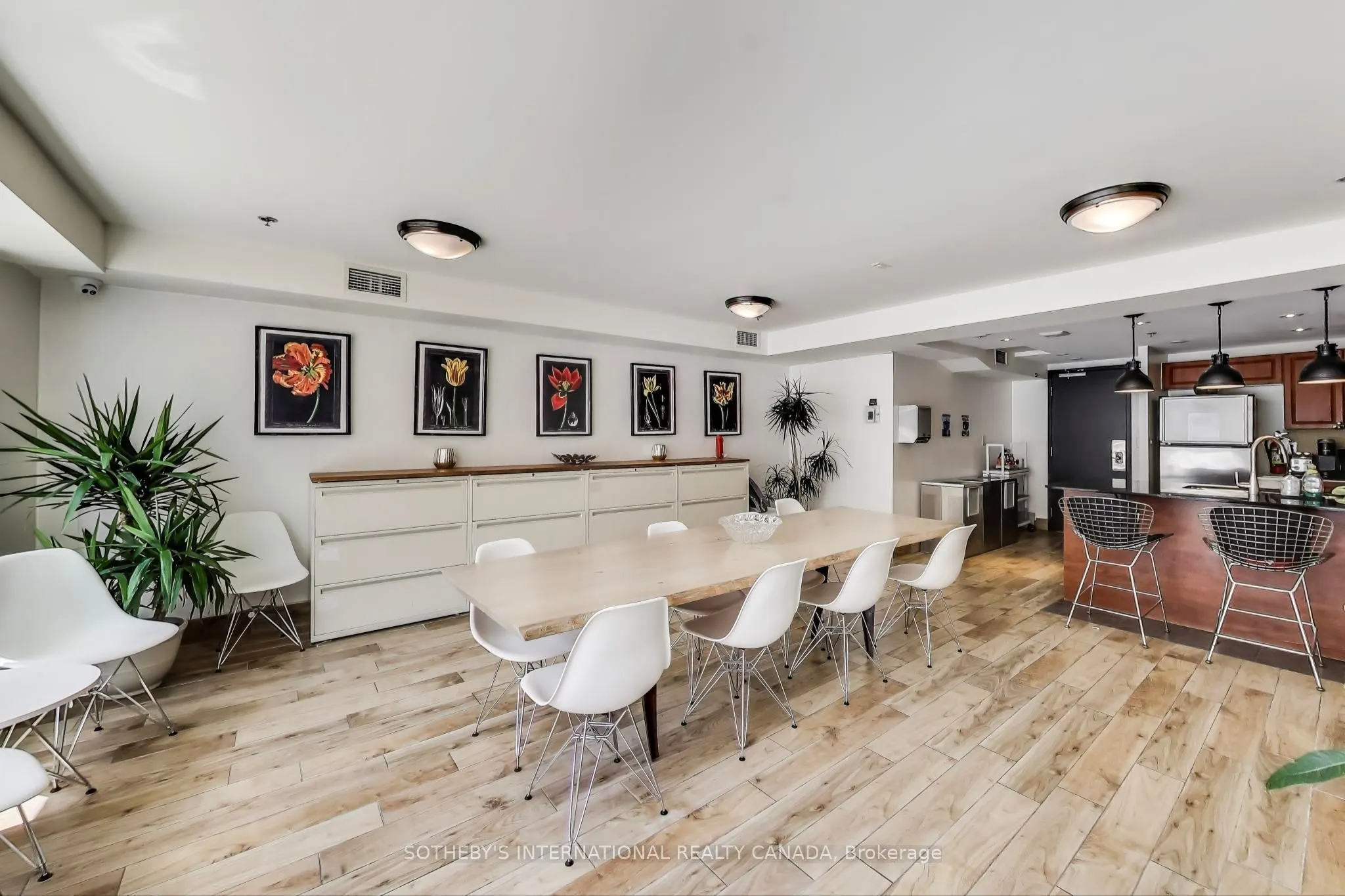207 Wellesley Street E, #207