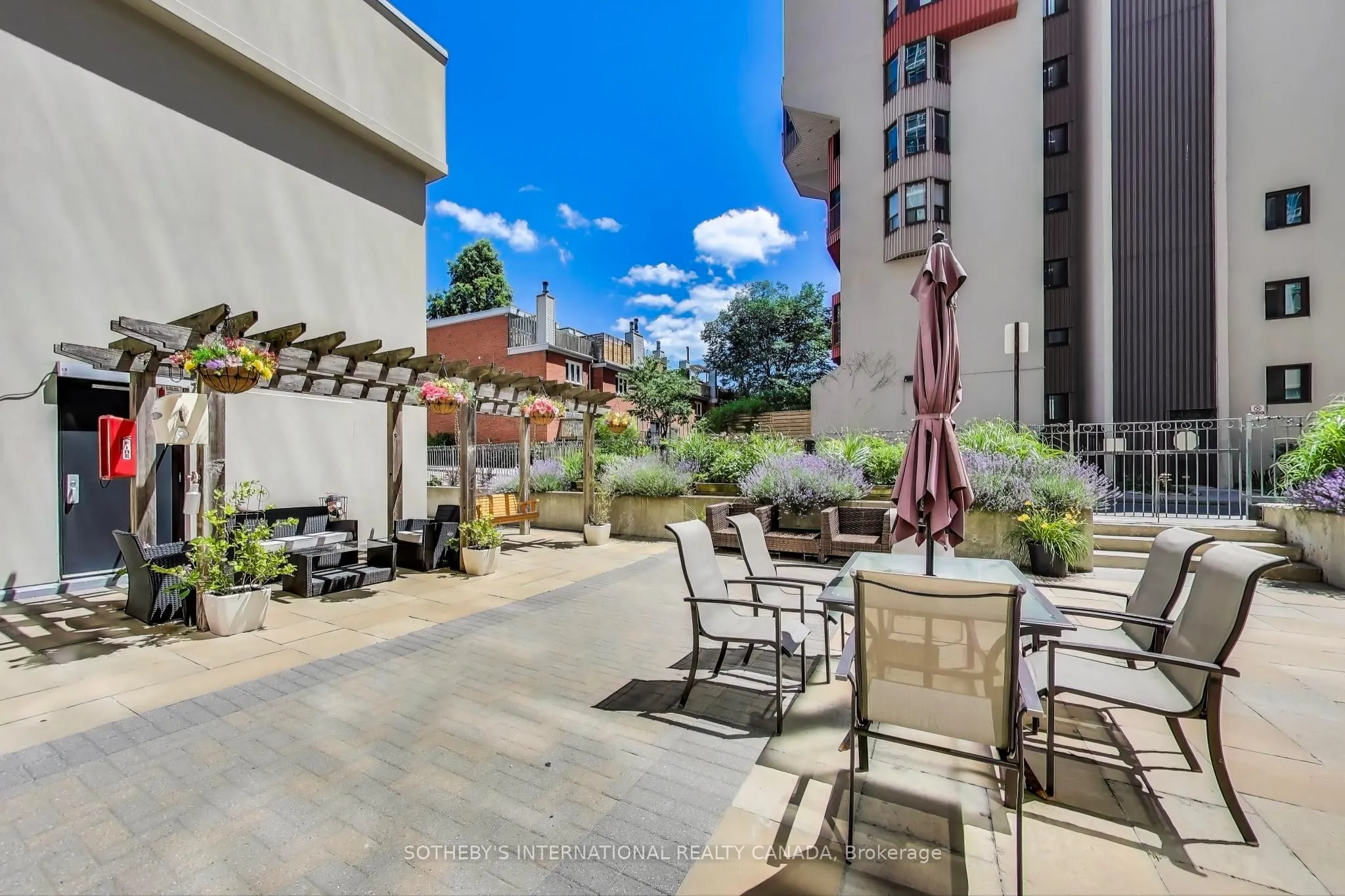 207 Wellesley Street E, #207